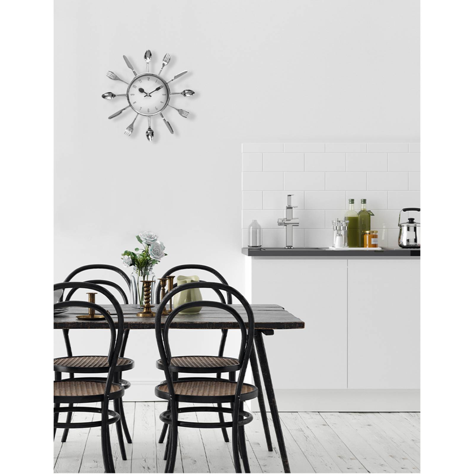 Hermoso Reloj de Pared Moderno Plata con fondo Blanco