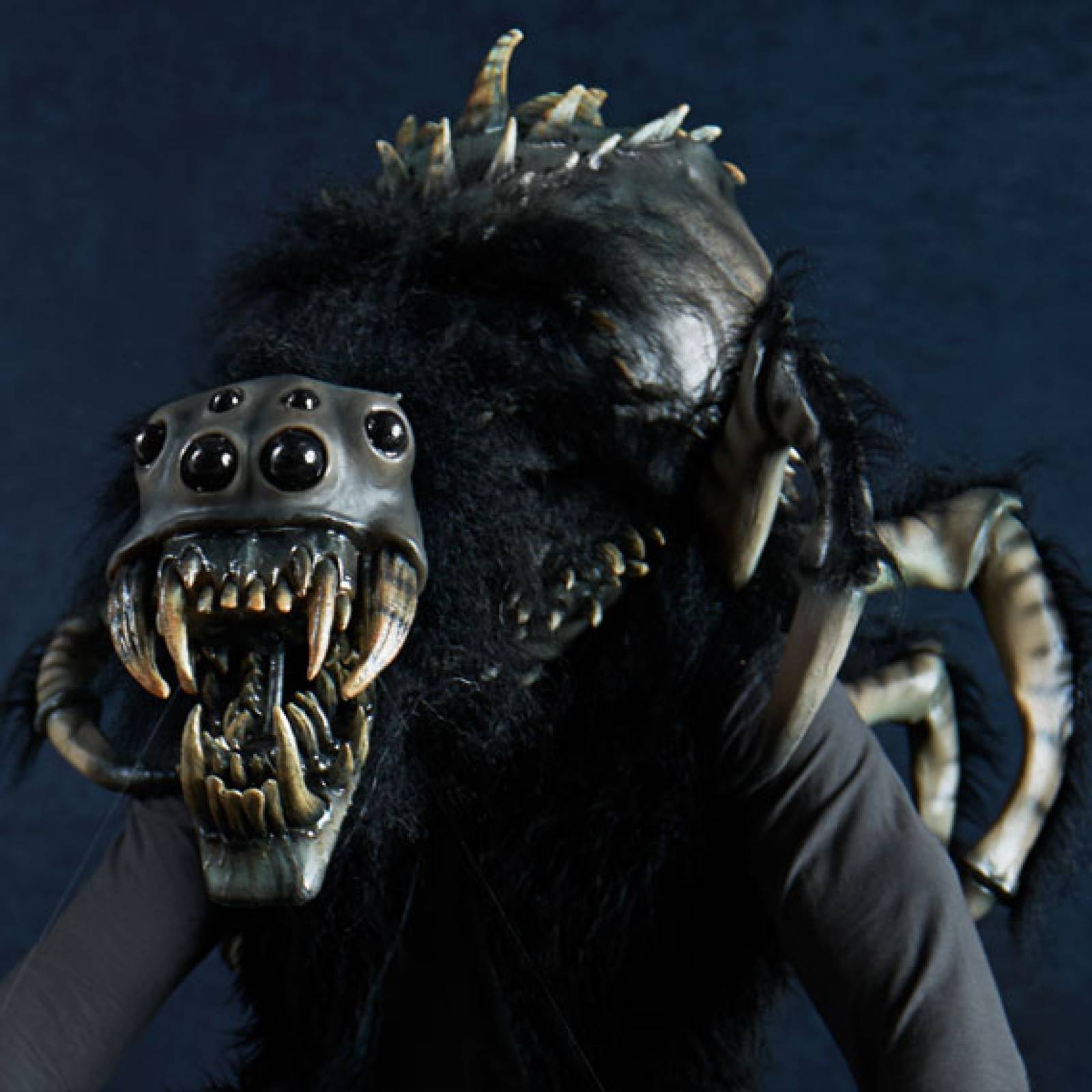 Mammoth Chomping Spider latex mask | Ghoulish Productions