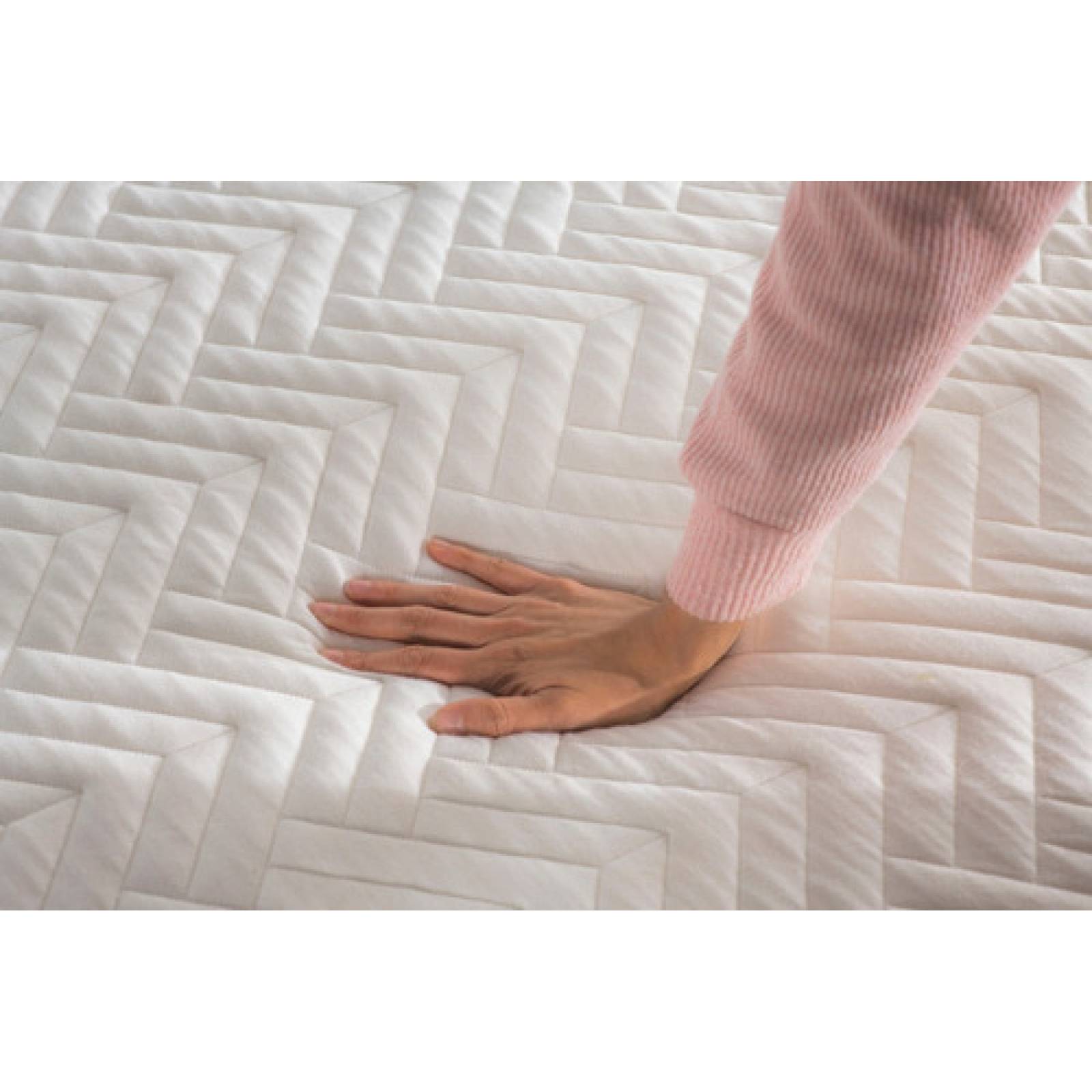 Colchón Queen Size Gaia En Caja Plus Hibrido