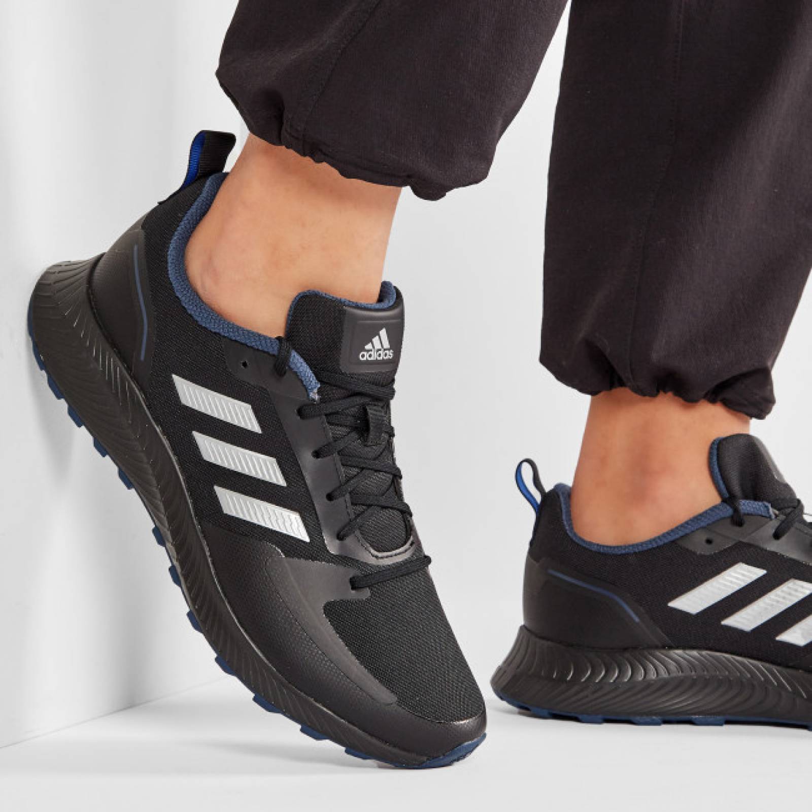 Tenis Adidas para Hombre Run Falcon 4X4 FZ3578 Negro