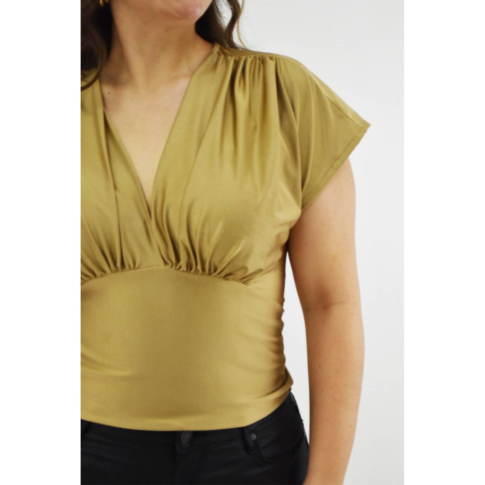 Blusa de satin cuello V Roman Fashion /Tallas Extras, 1836 (Dorado) 