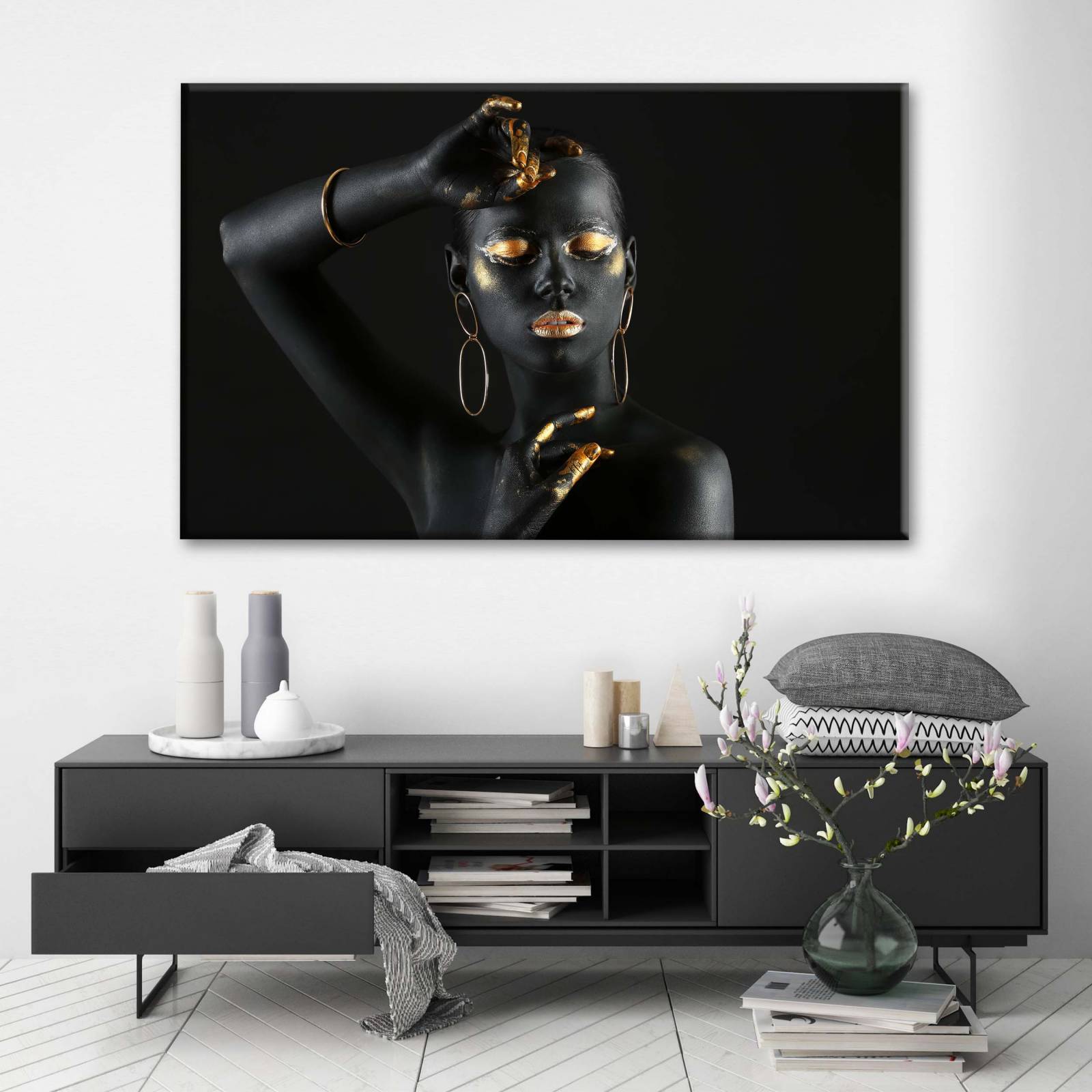 Cuadro Decorativo Canvas Mujer con pintura negra 135x90