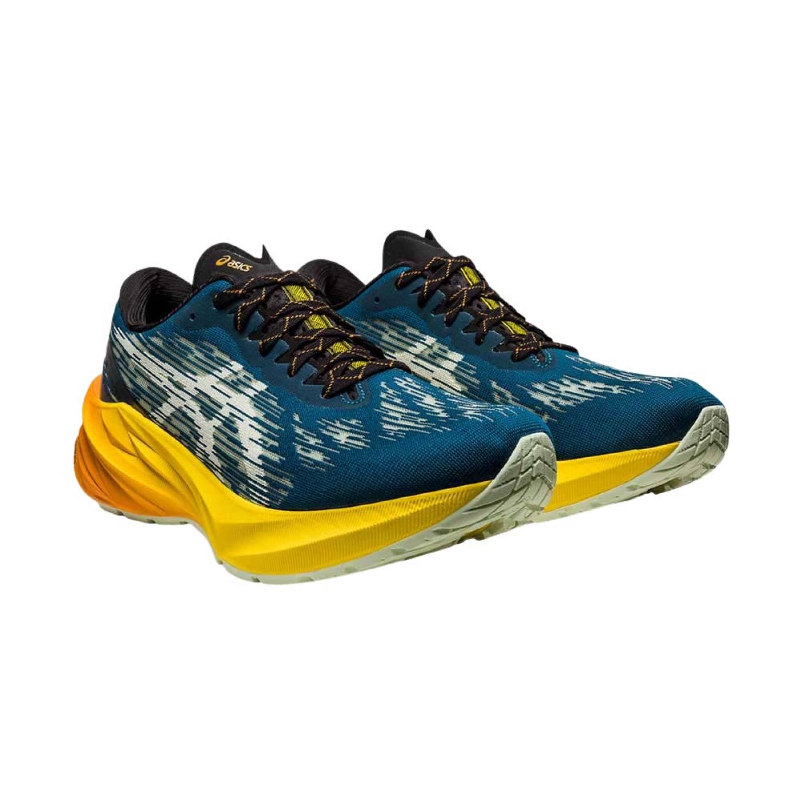 Calzado Asics para Hombre Novablast 3