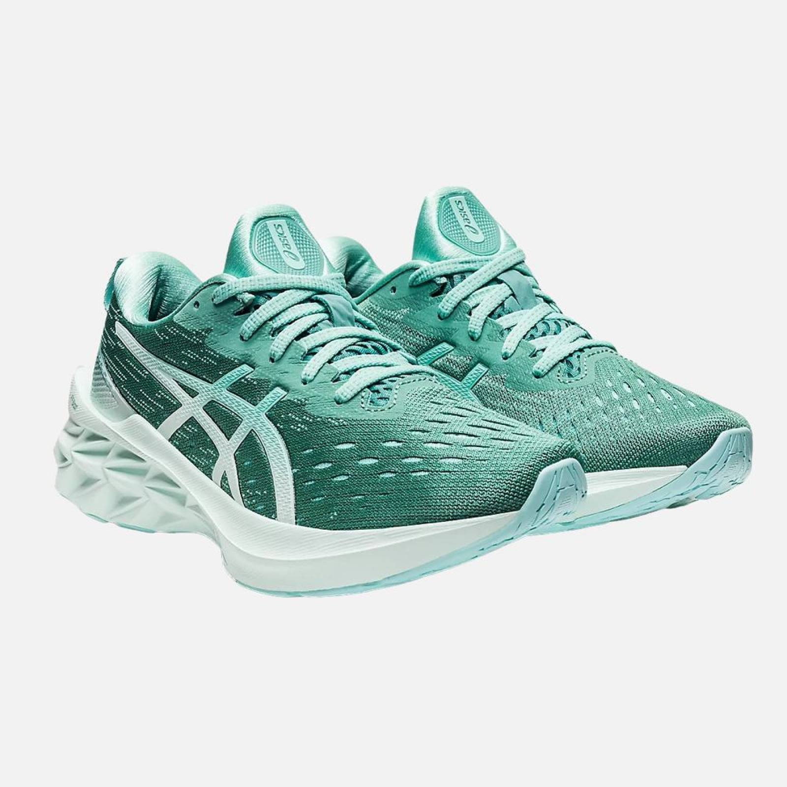Calzado Asics para mujer Novablast 2