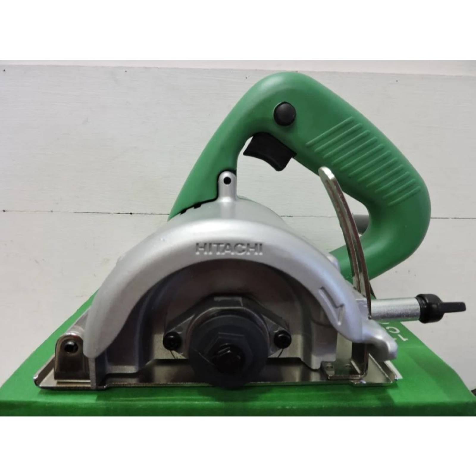 Cortadora De Mármol De 110mm De 1300w Hitachi Cm4st