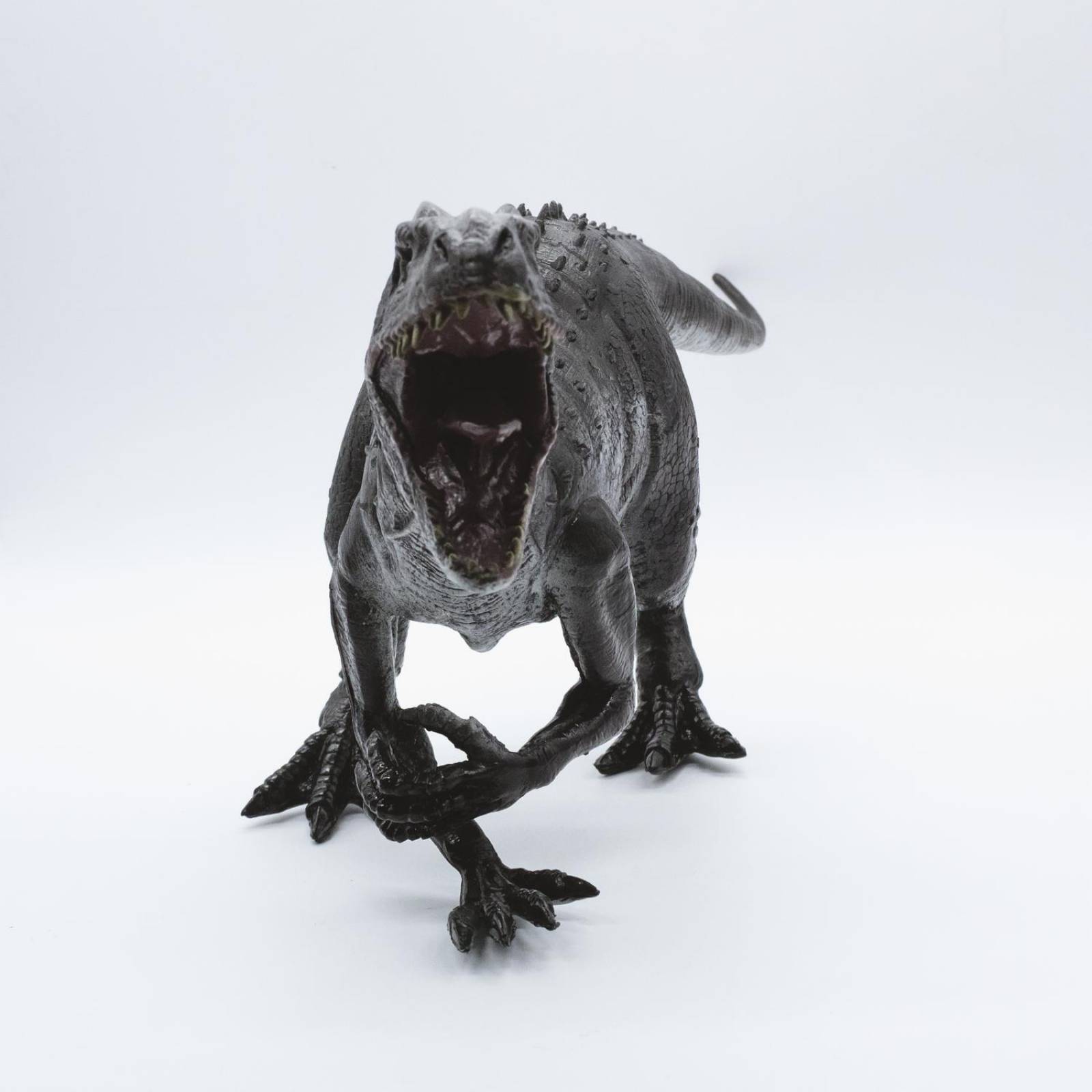Dominus Ii Figura Gigante De Dinosaurio Jurrasic 22x29cm