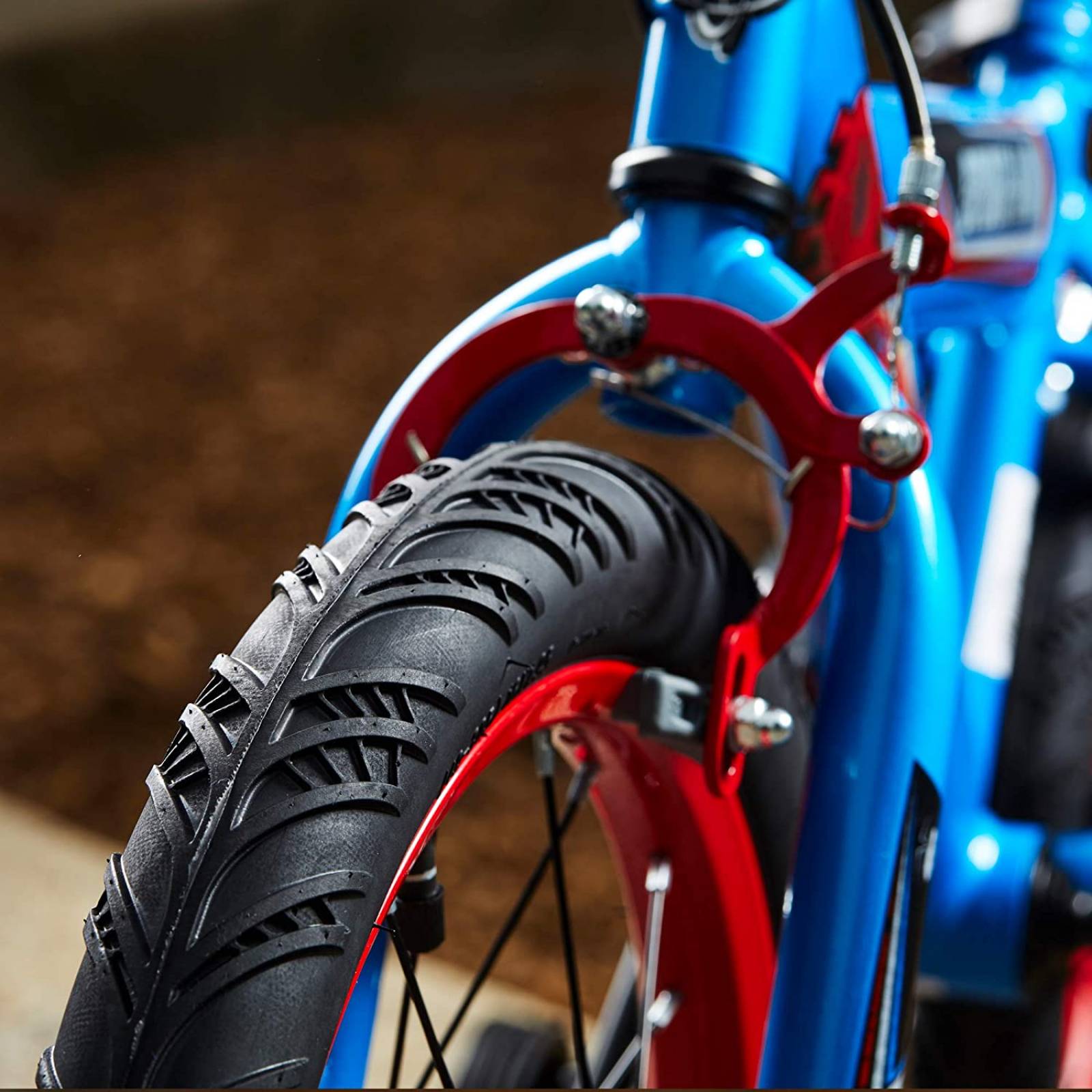 Bicicleta Huffy de 16 y 12 Pulgadas con Ruedas de Entrenamiento, Color Azul y Rojo
