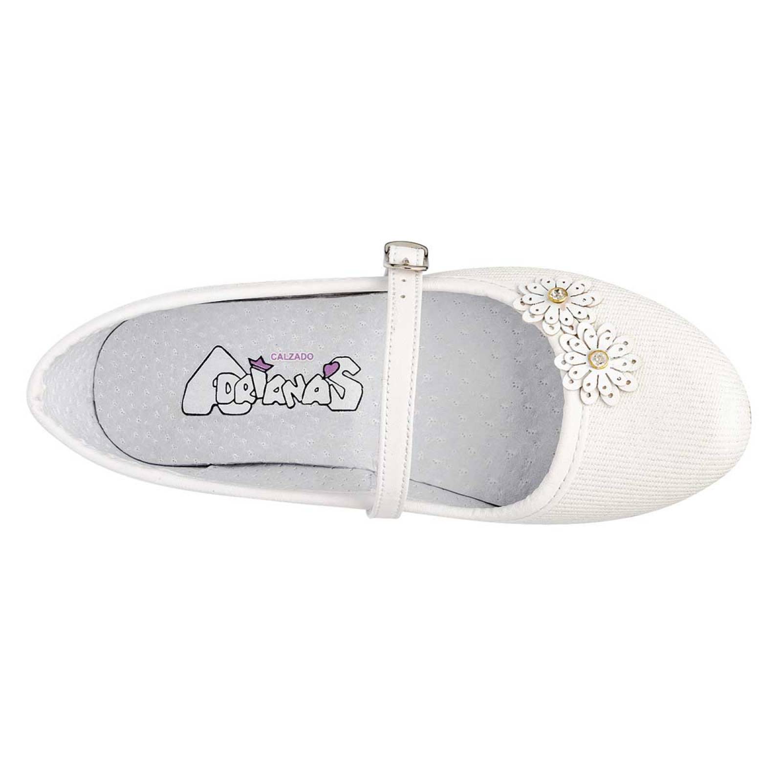 ZAPATO PARA GRADUACION de Adrianas Para Mujer en Blanco 5357 T4