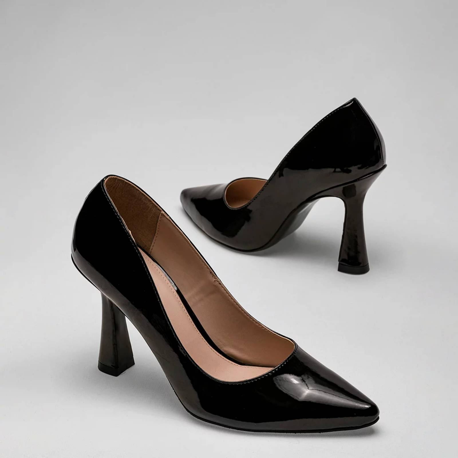 ZAPATILLA DE PUNTA CON TACON PIRAMIDE de Lady paulina Para Mujer Negro 32203 T7