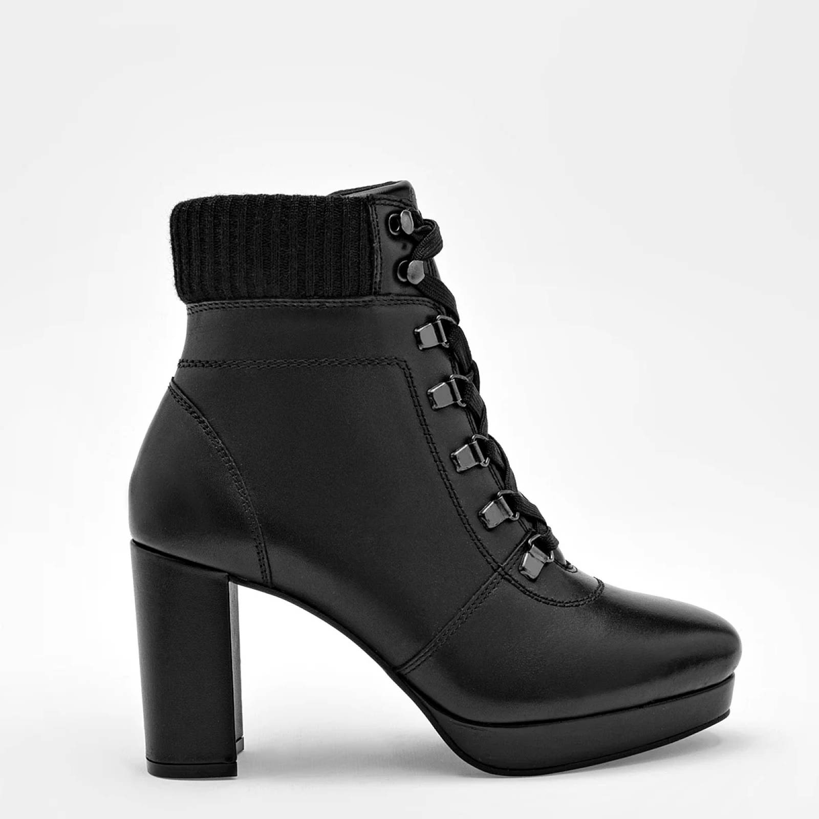 BOTA CON AGUJETA Y TACON CUADRADO de Flexi Para Mujer Negro 118910 T7