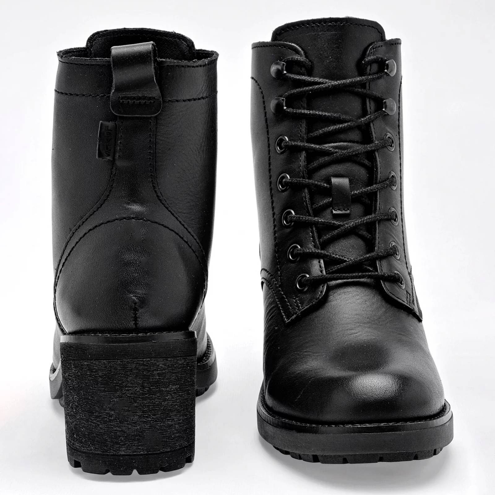 BOTA CON AGUJETA TACON CUADRADO de Levis Para Mujer Negro L1222211 T7