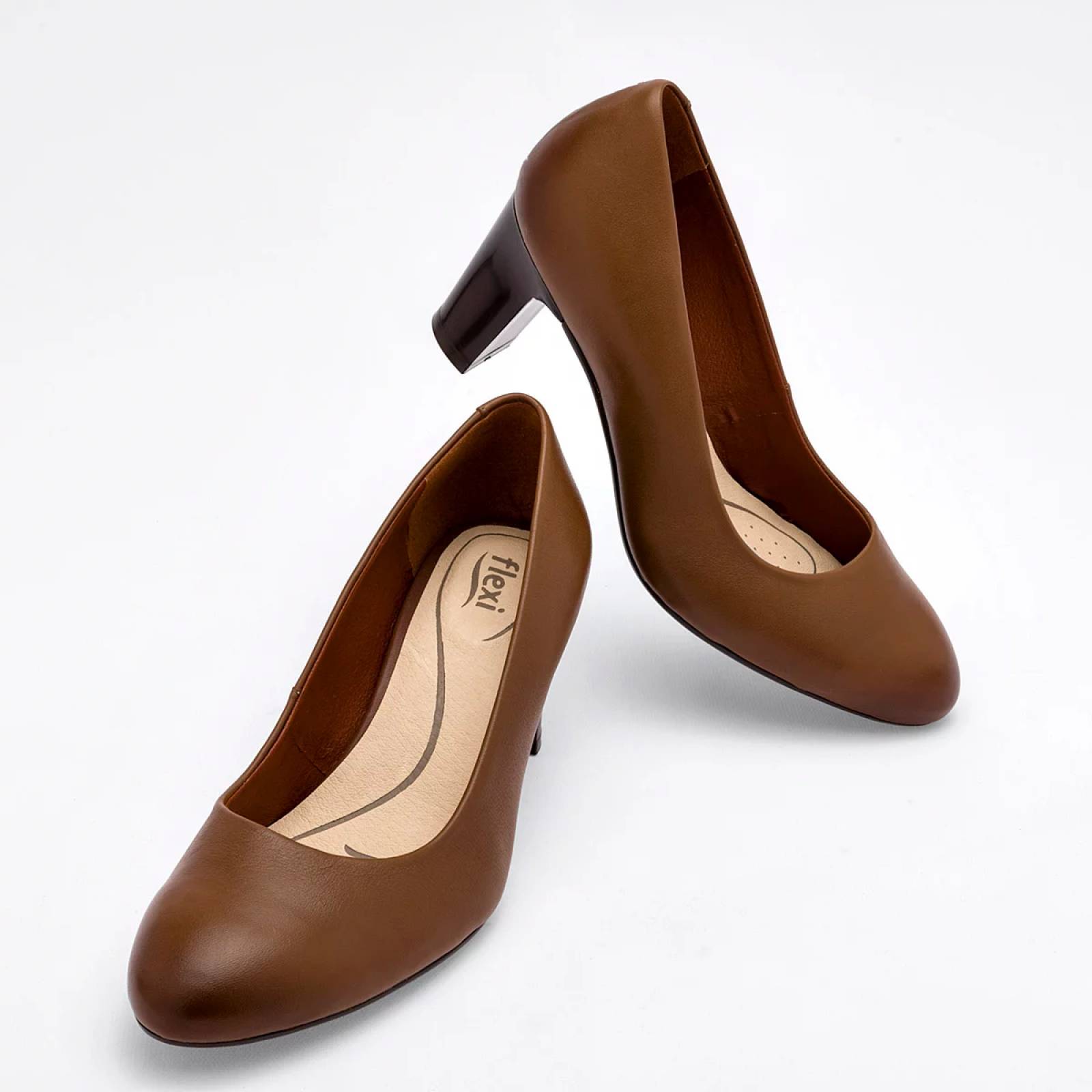 ZAPATILLA CERRADA TACON CUADRADO de Flexi Para Mujer Cafe 124401 T7