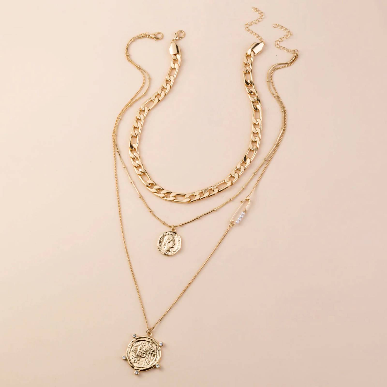 Collar Triple Capa Chapa de Oro para Mujer