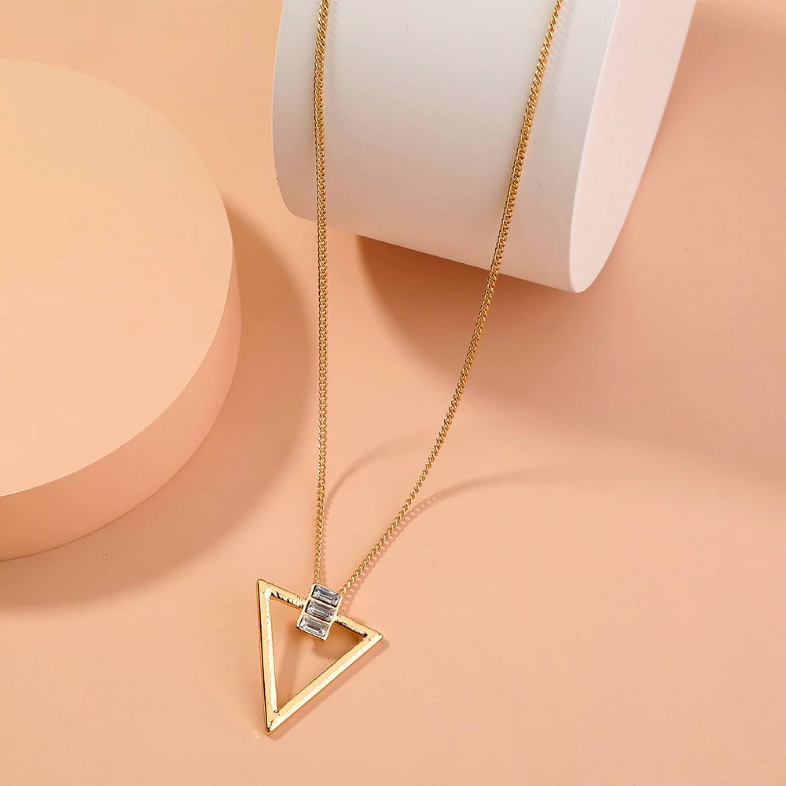 Collar  Triangulo Invertido Chapa de Oro para Mujer