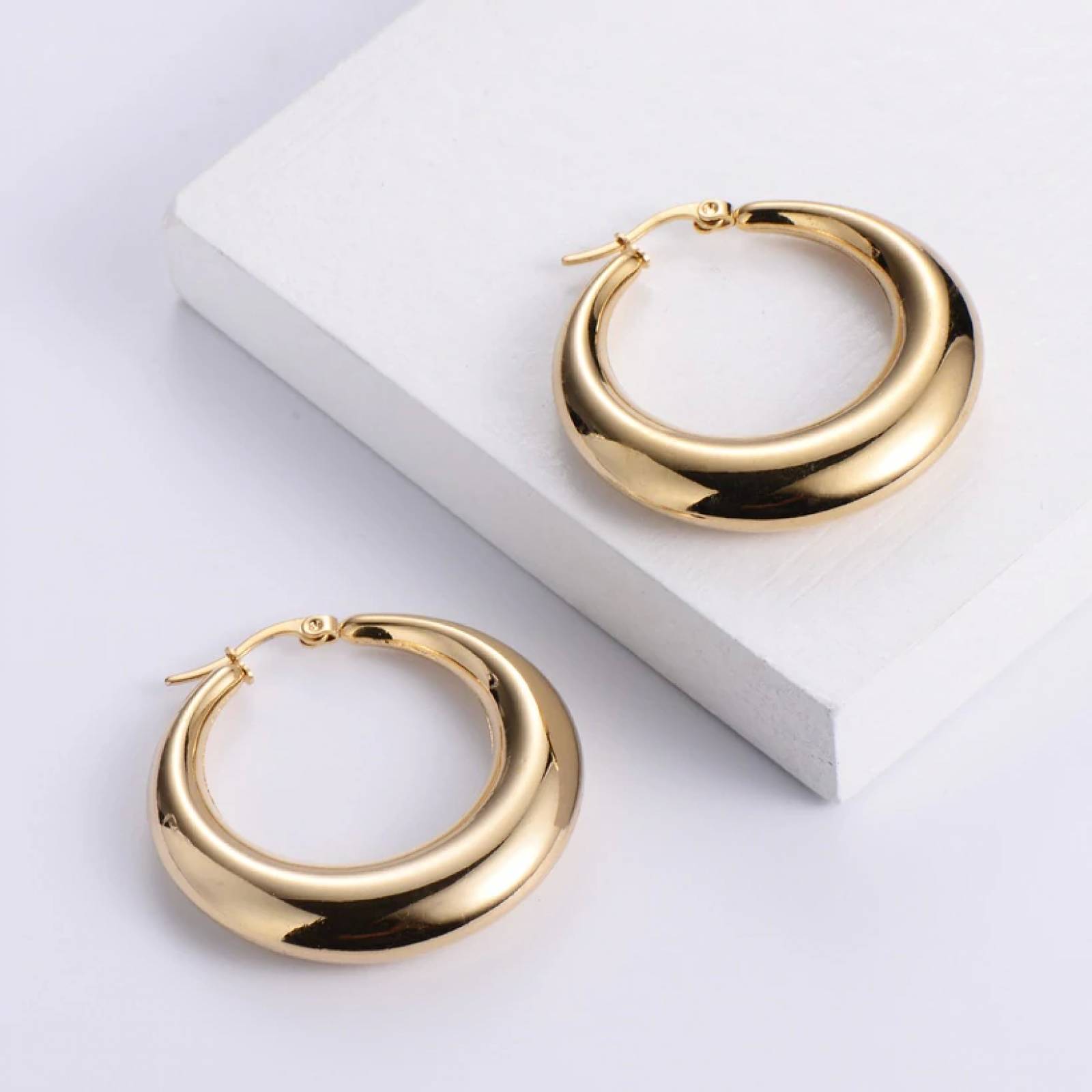 Aretes Circulo Grueso Chapa de Oro 18K para Mujer