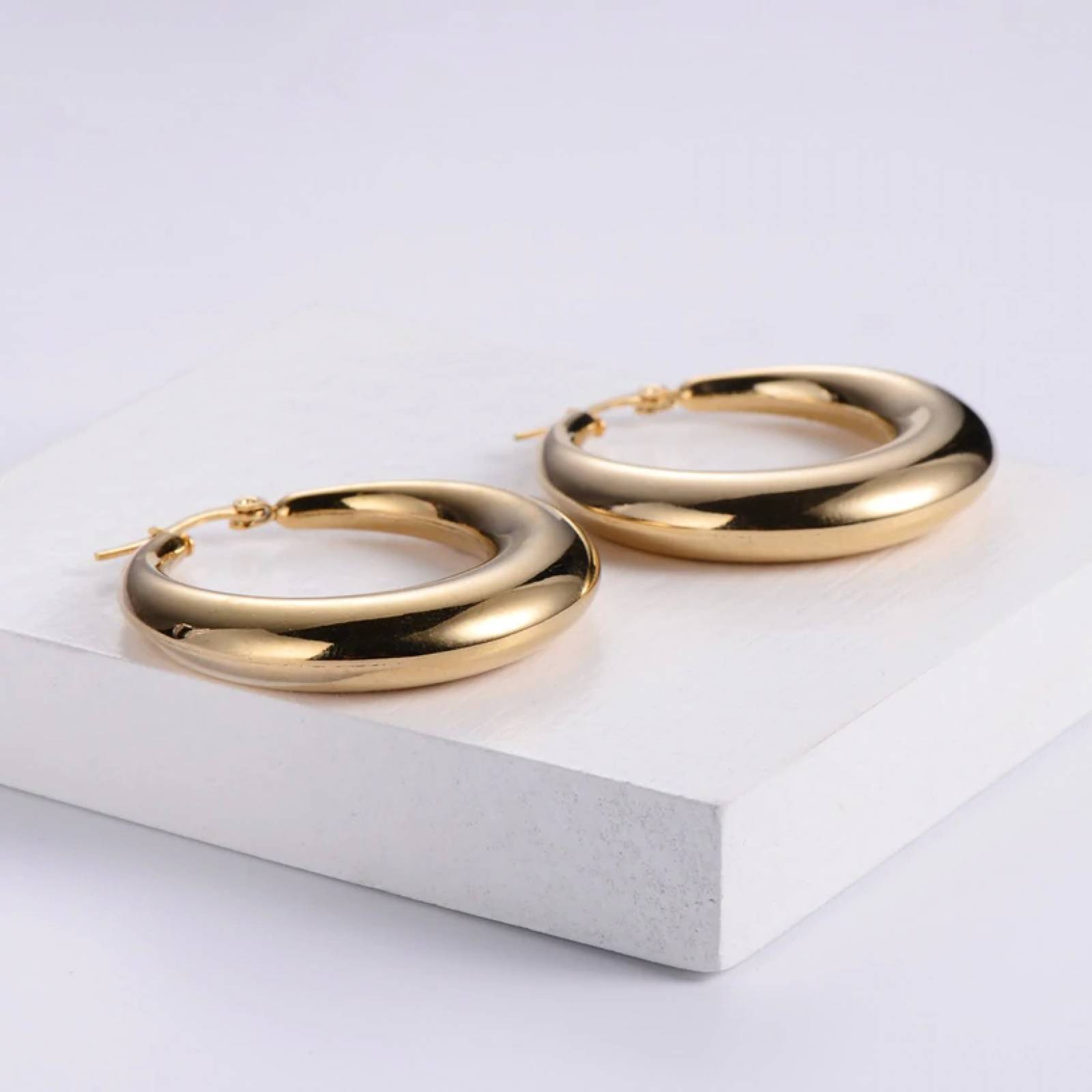 Aretes Circulo Grueso Chapa de Oro 18K para Mujer