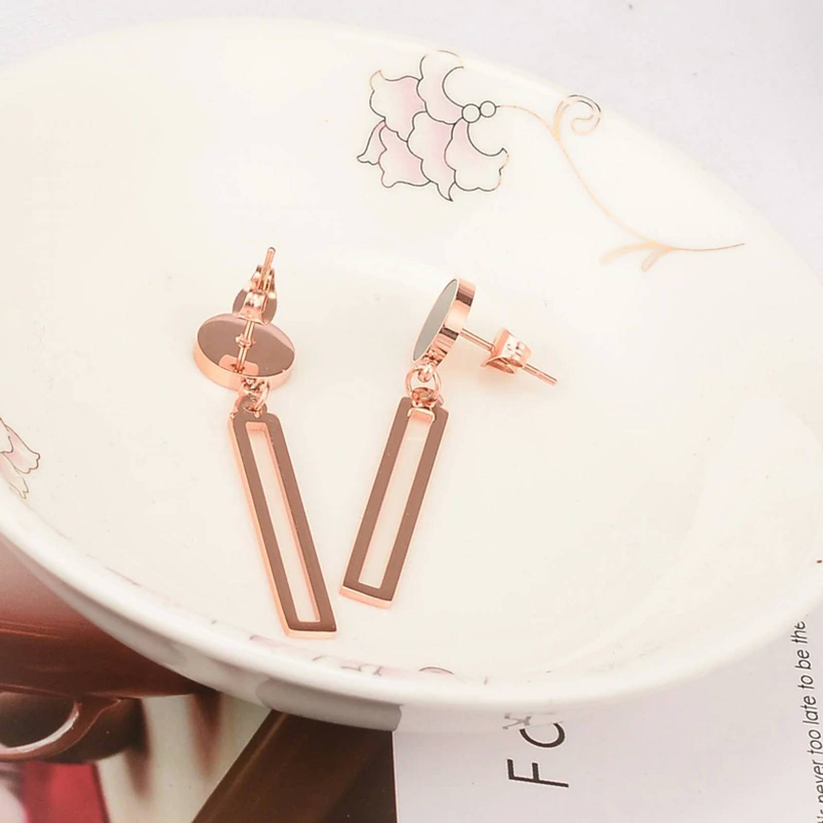 Aretes Circulo Negro Rose Gold para Mujer