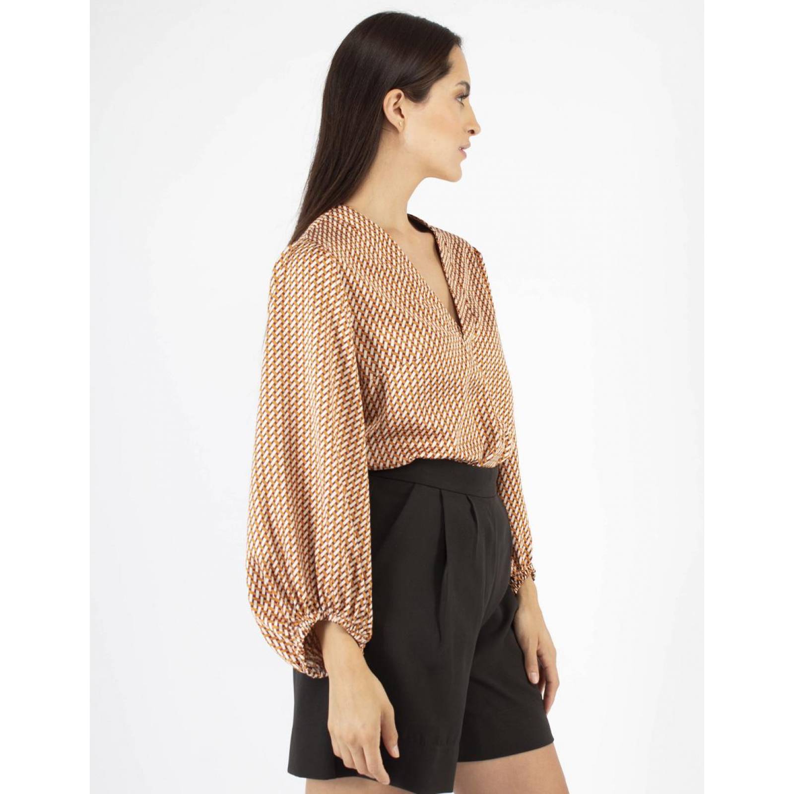 Blusa cuello V manga bomba retro AMAD para dama 