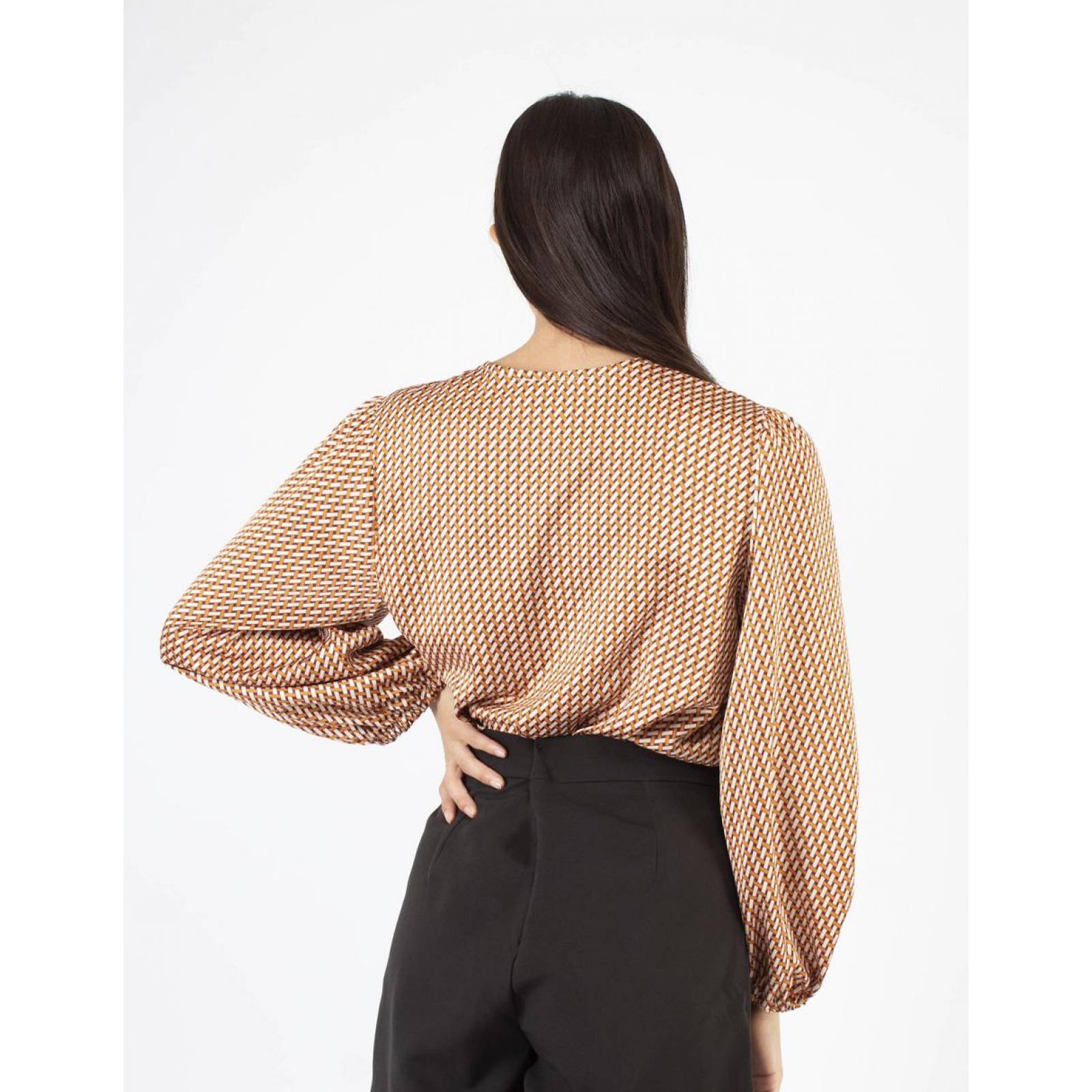 Blusa cuello V manga bomba retro AMAD para dama 