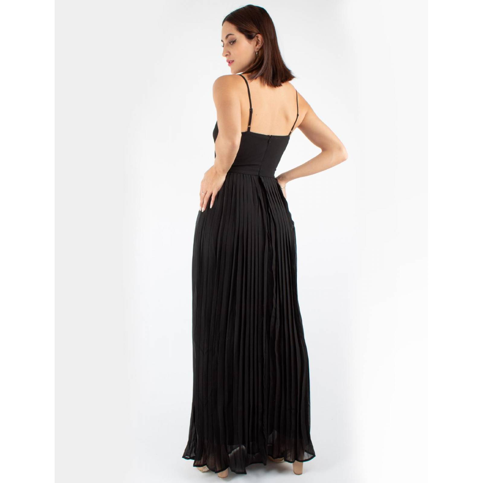 Maxi vestido de tirantes con falda plisada