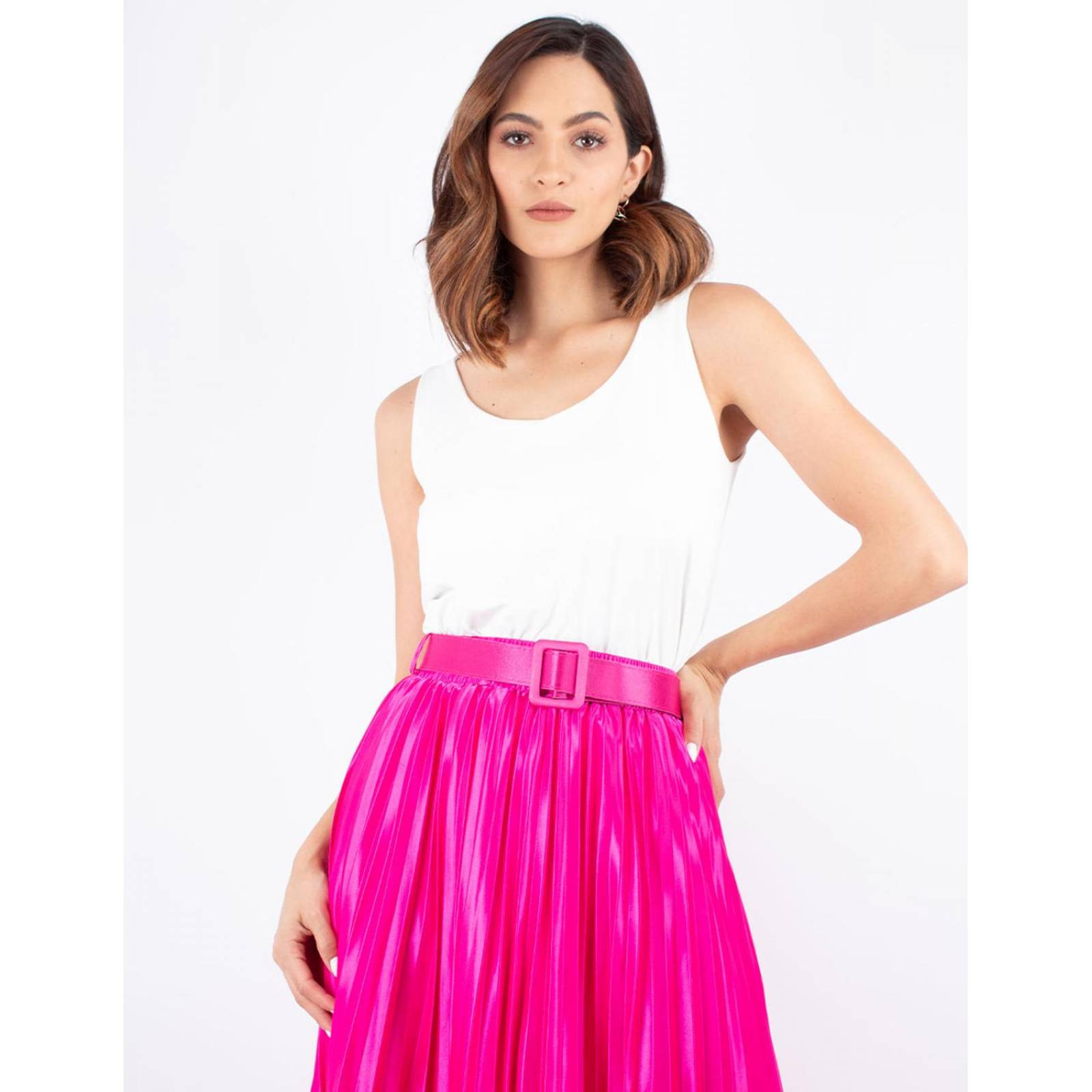 Maxi falda satinada plisada con cinto 