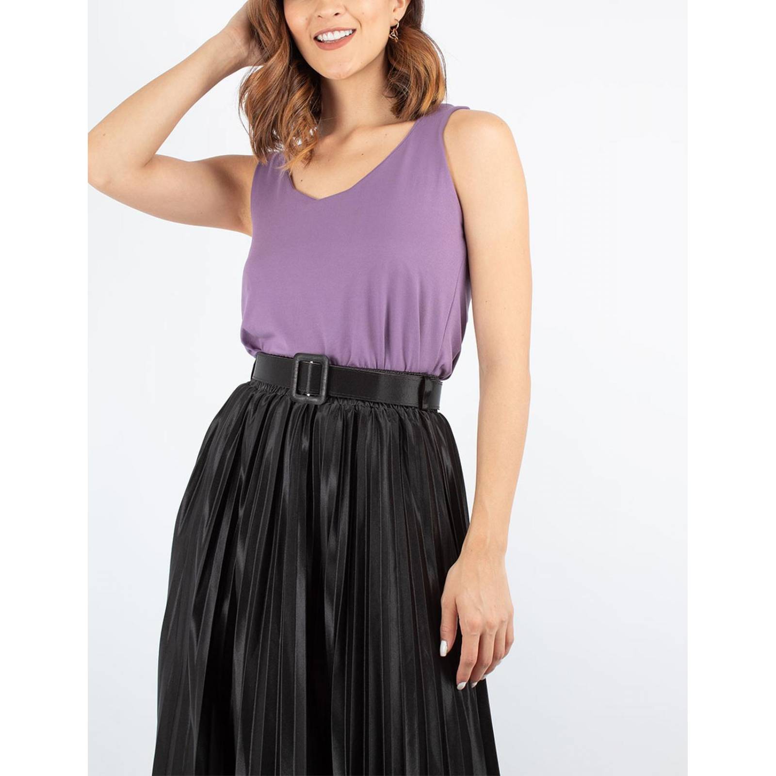 Maxi falda satinada plisada con cinto 