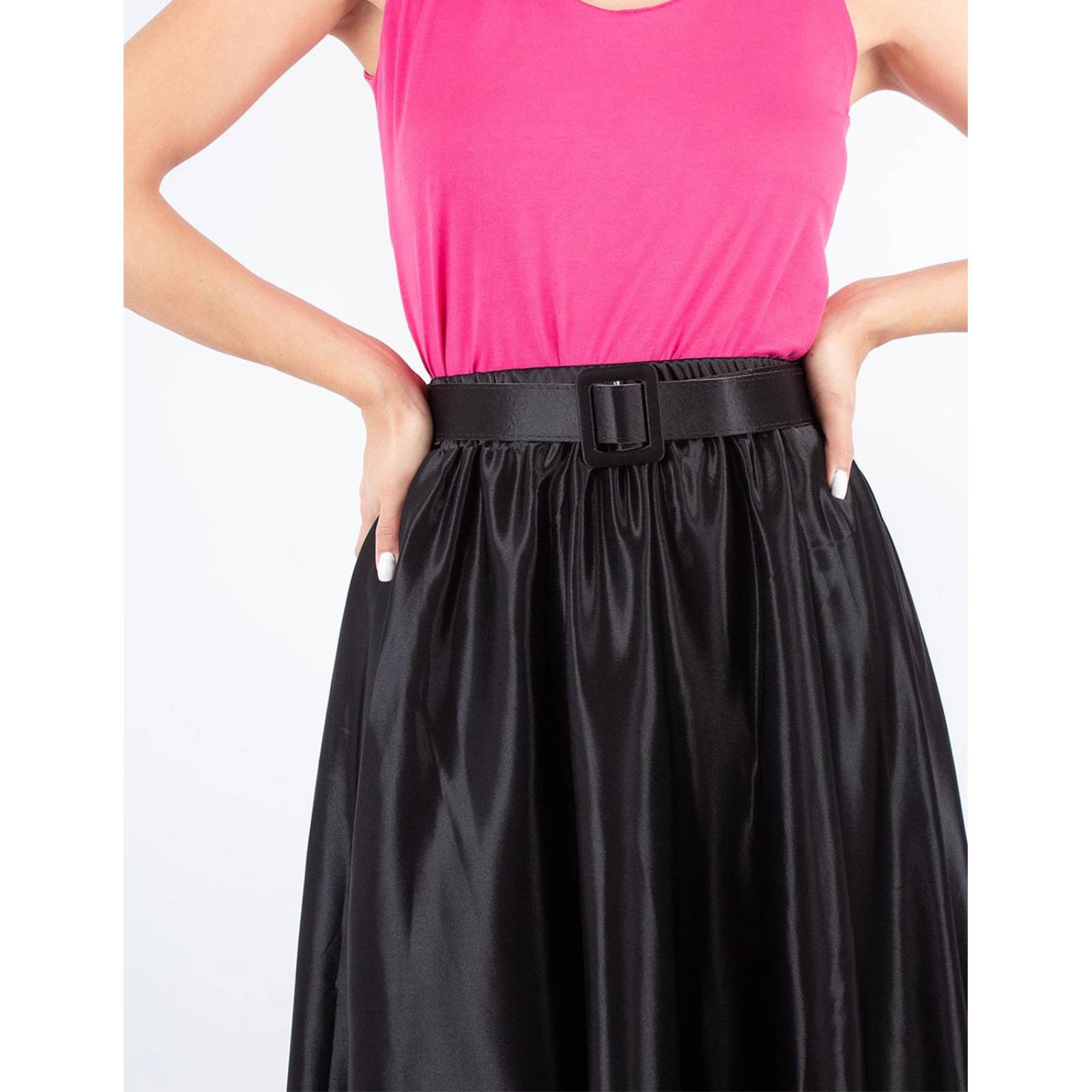 Maxi falda semicircular satinada con cinto