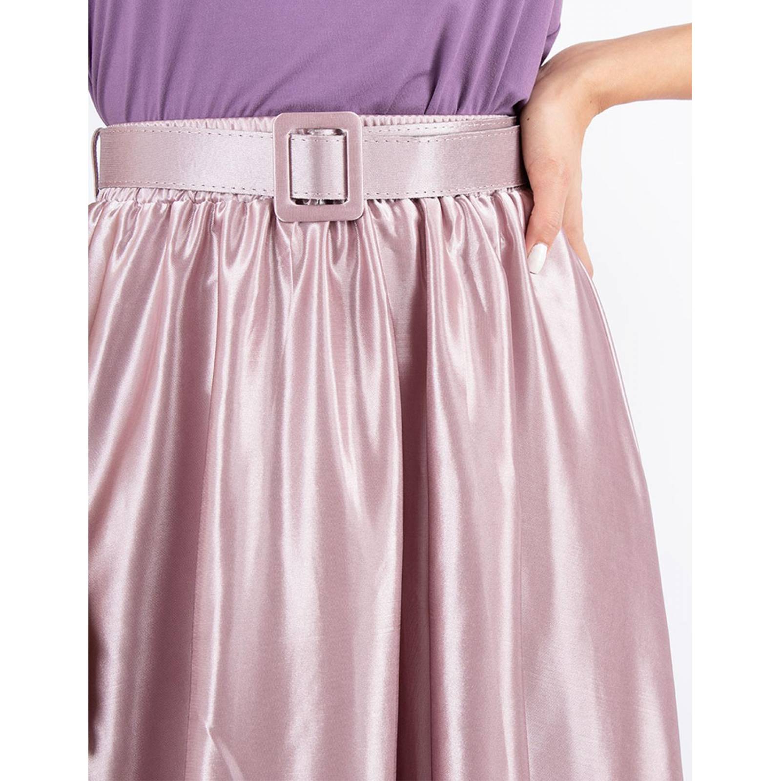 Maxi falda semicircular satinada con cinto