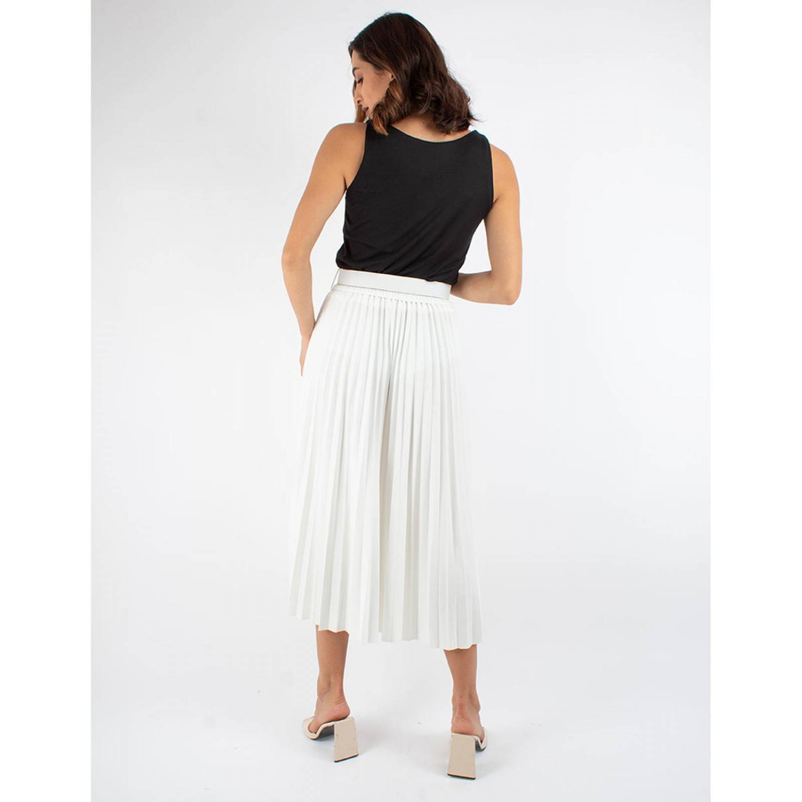 Falda plisada midi con cinto 