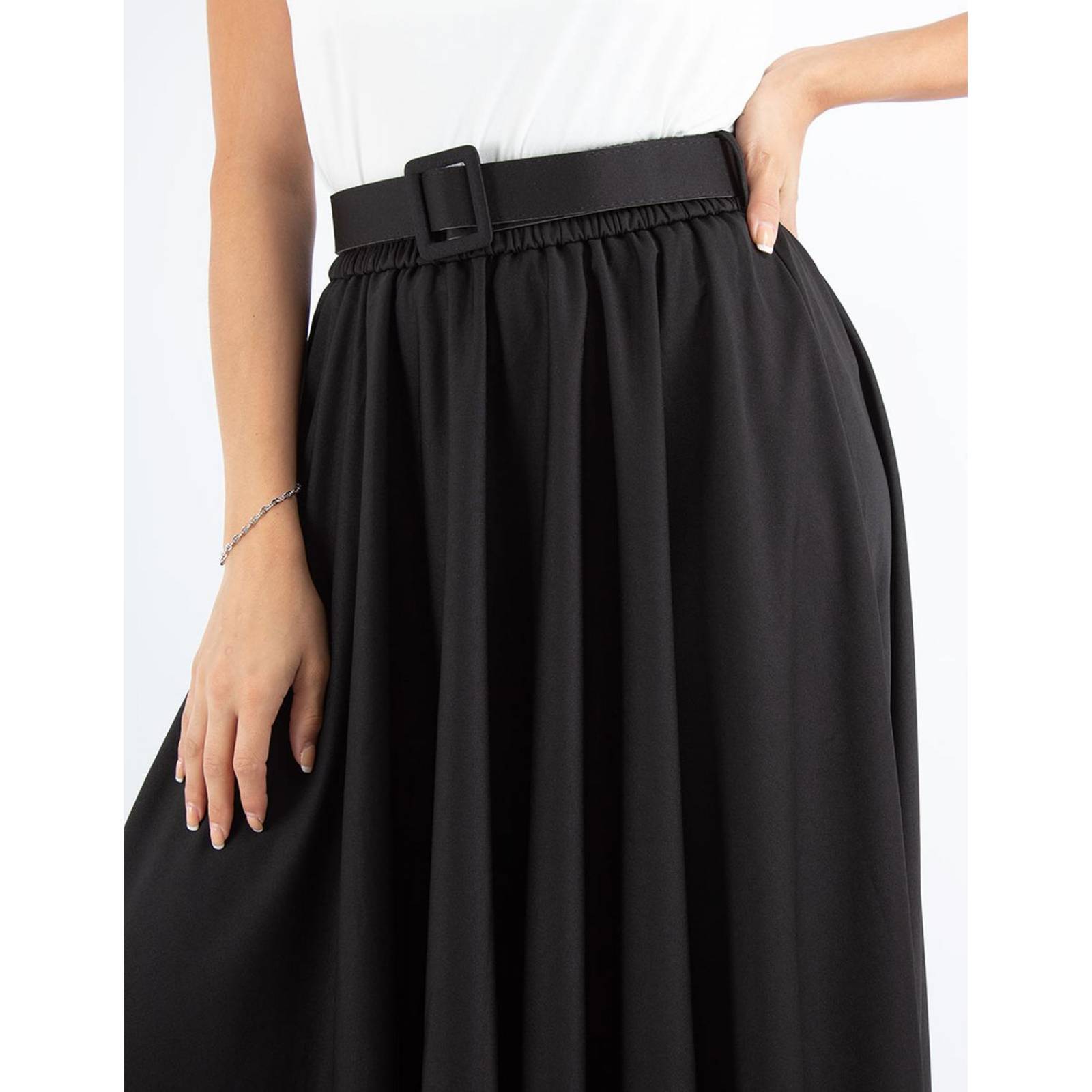 Falda semicircular con cinto 