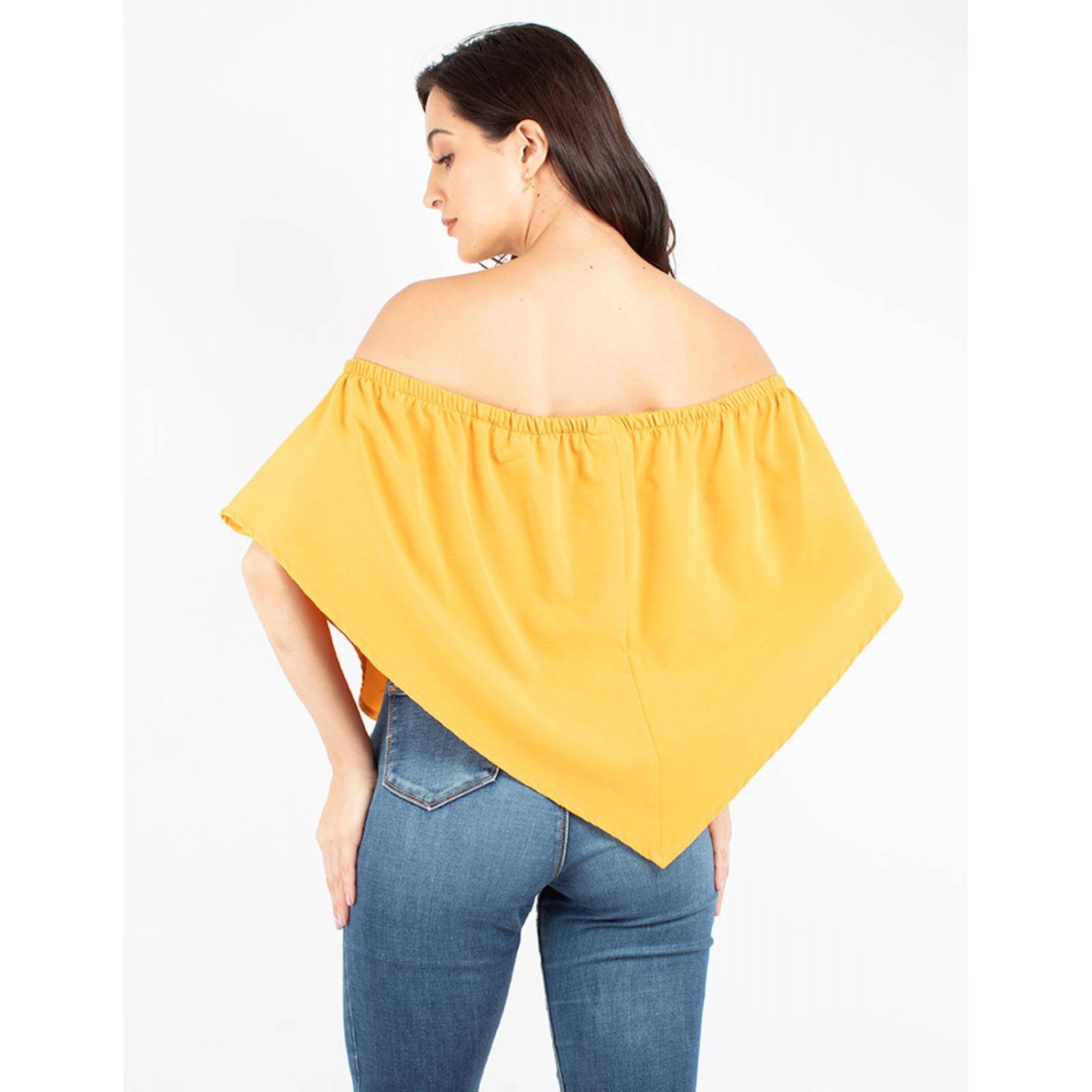 Blusa hombros descubiertos con olán en pico 