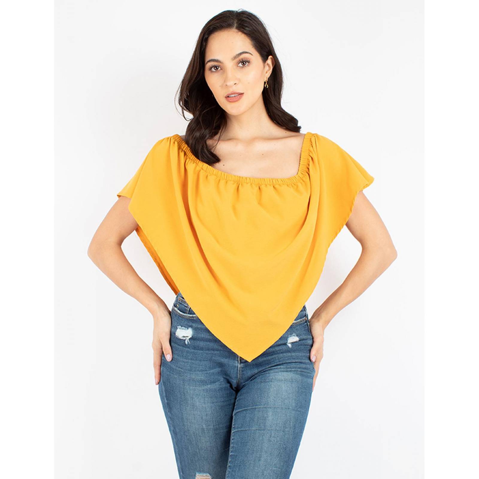 Blusa hombros descubiertos con olán en pico 