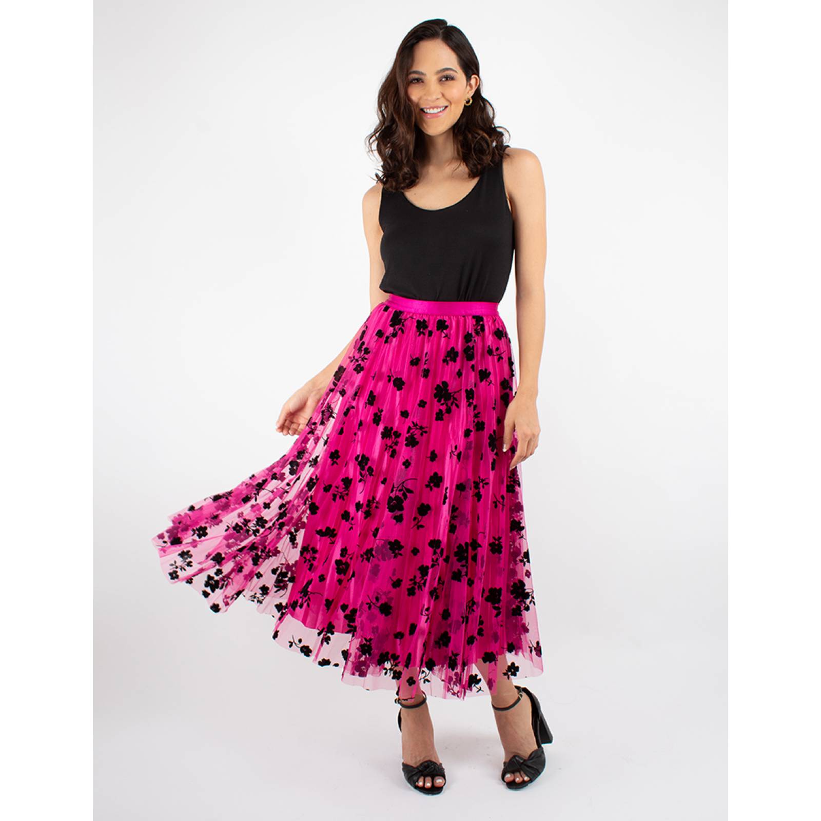 Falda de tul amplia con flores