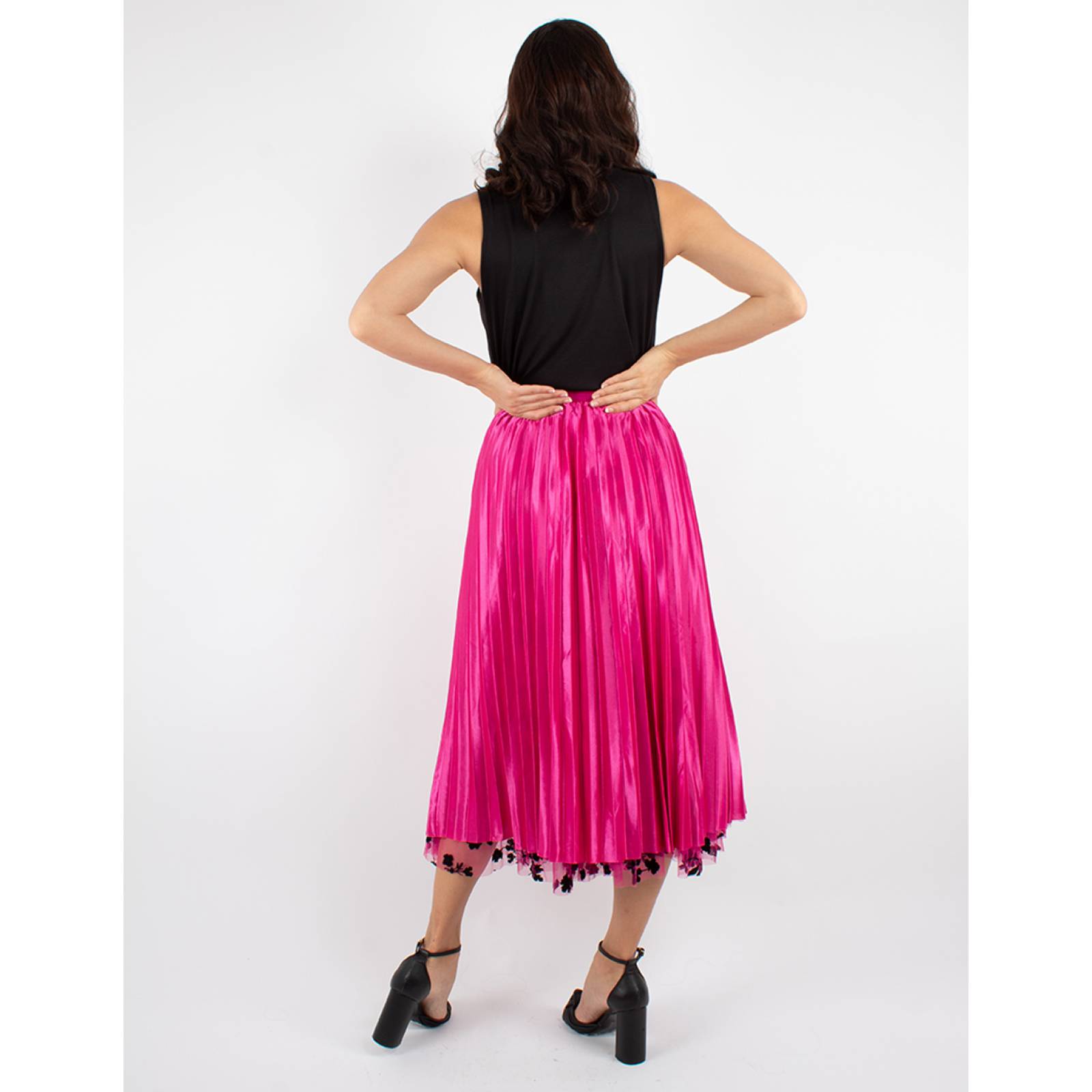 Falda de tul amplia con flores
