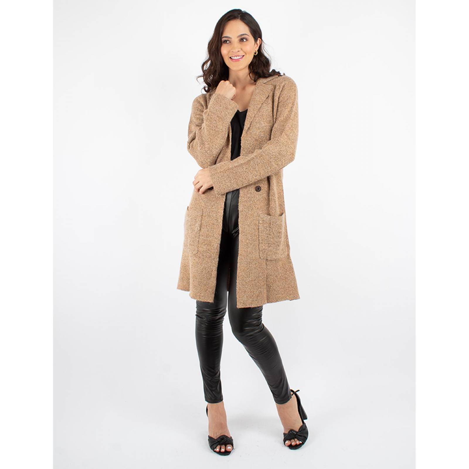 Suéter tejido con botones 