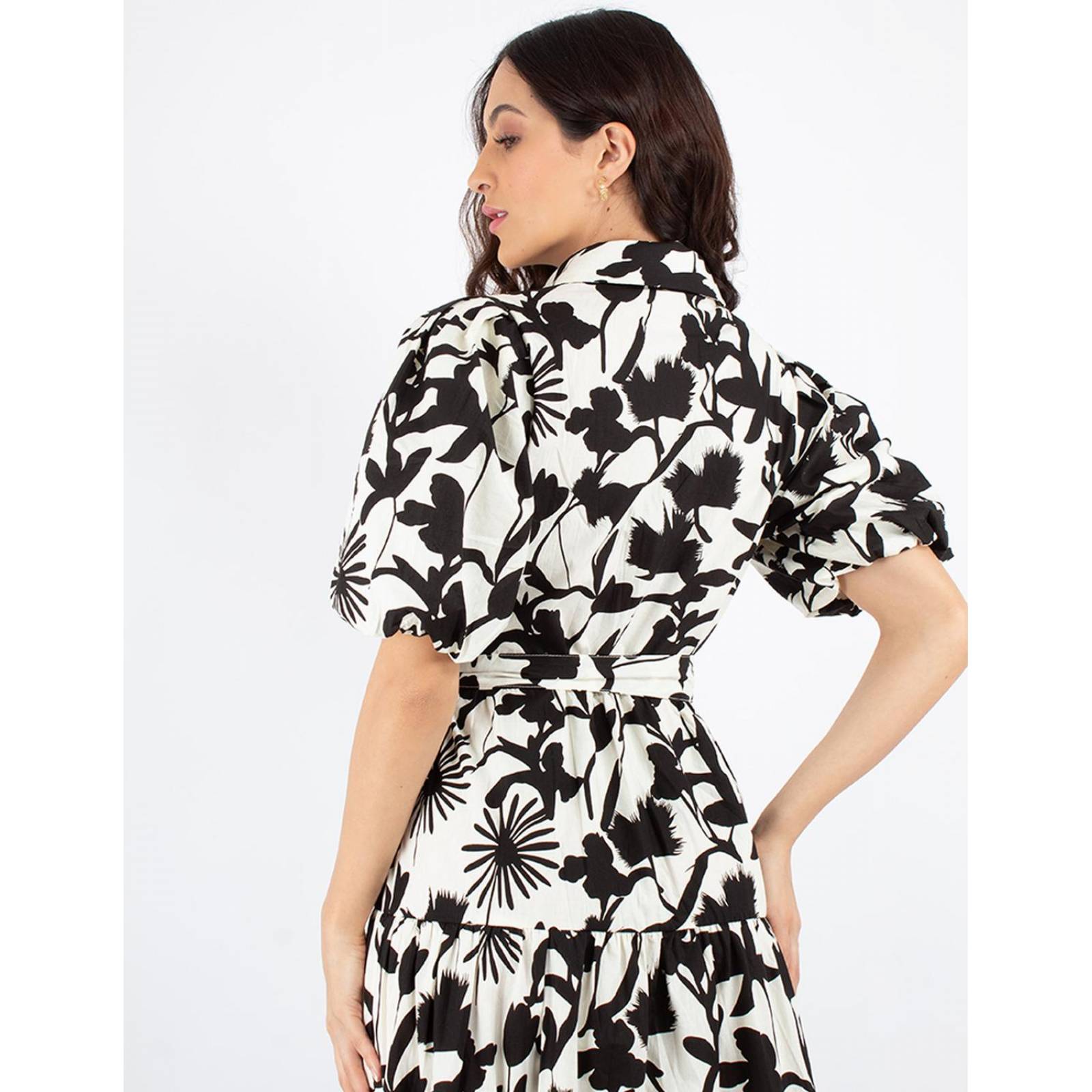 Maxi vestido de print floral blanco con negro 