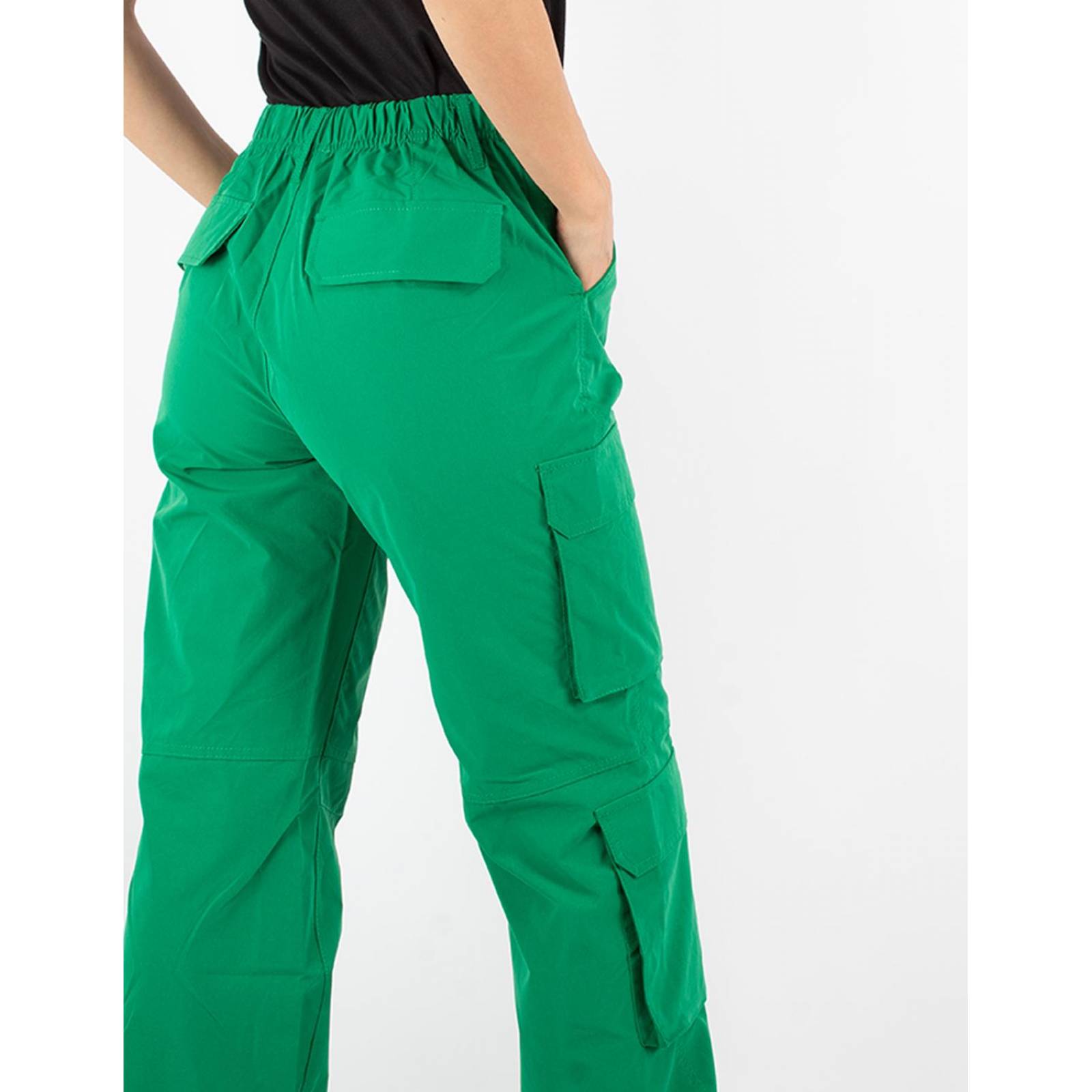 Pantalón tipo cargo 