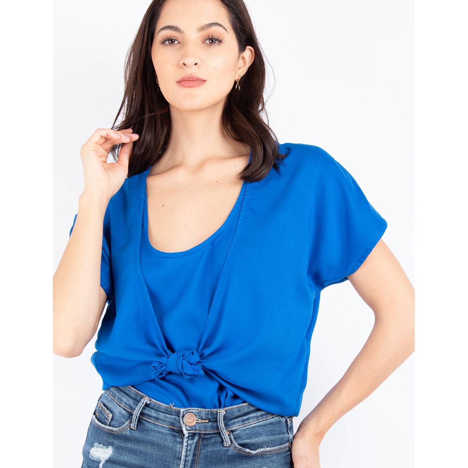 Blusa con amarre al frente 
