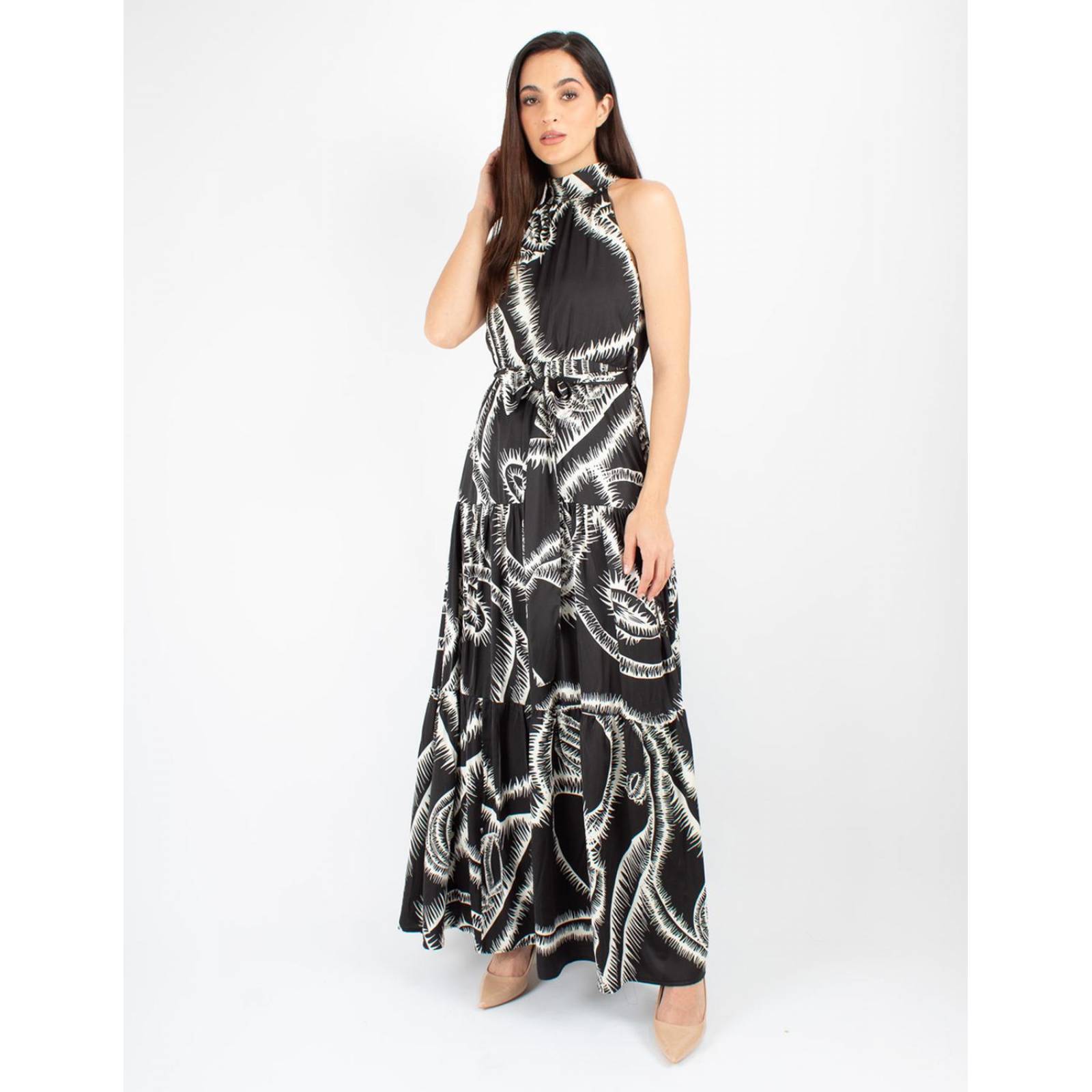 Maxi vestido blanco con negro cuello halter 