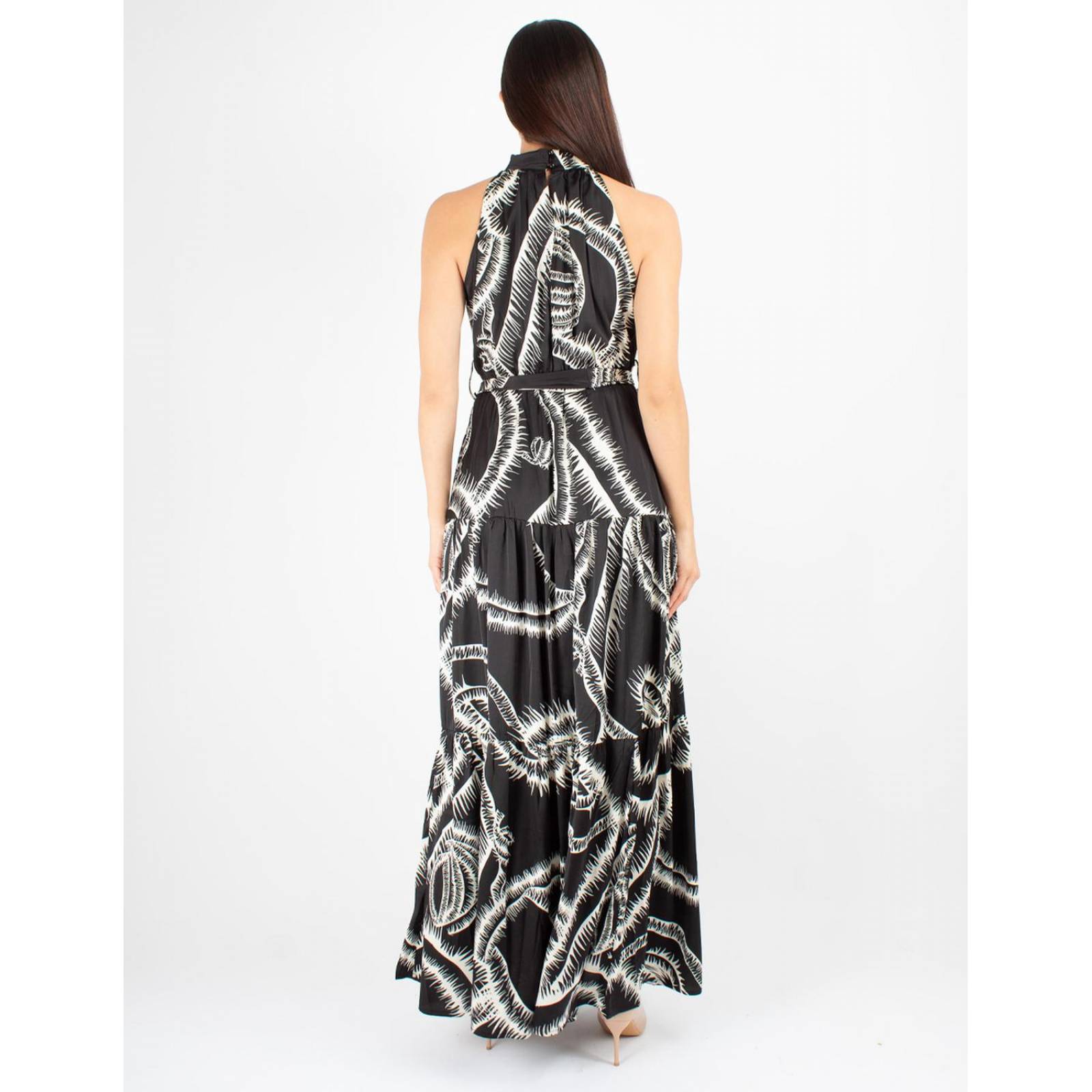 Maxi vestido blanco con negro cuello halter 