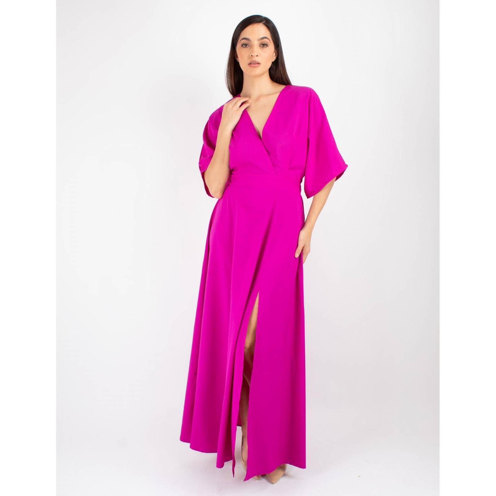 Maxi vestido manga kimono con aberturas al frente 