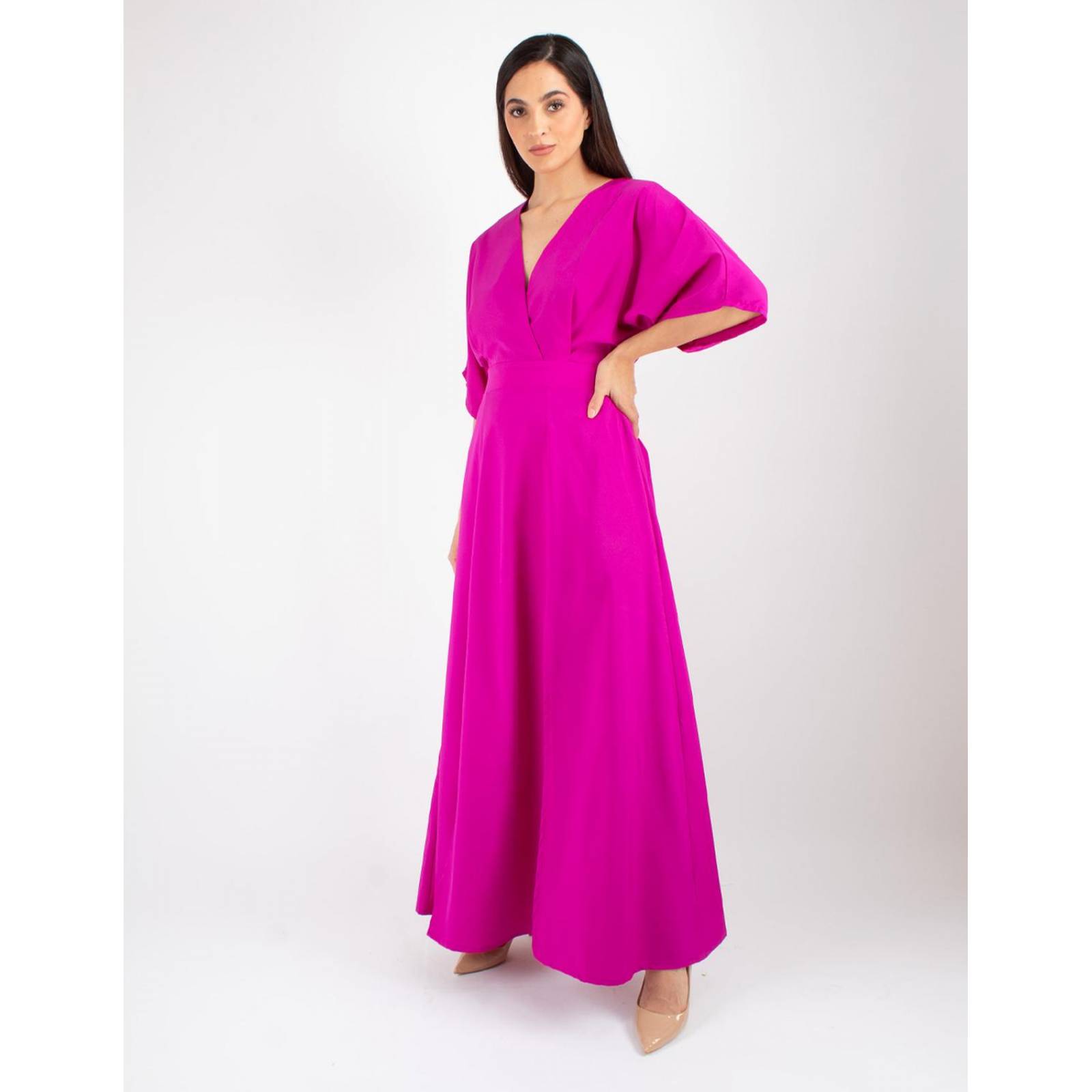 Maxi vestido manga kimono con aberturas al frente 