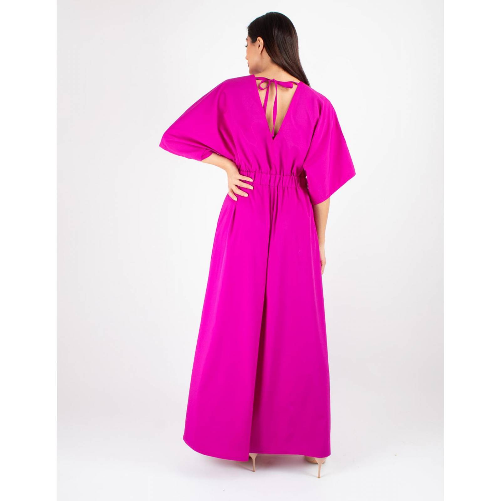 Maxi vestido manga kimono con aberturas al frente 