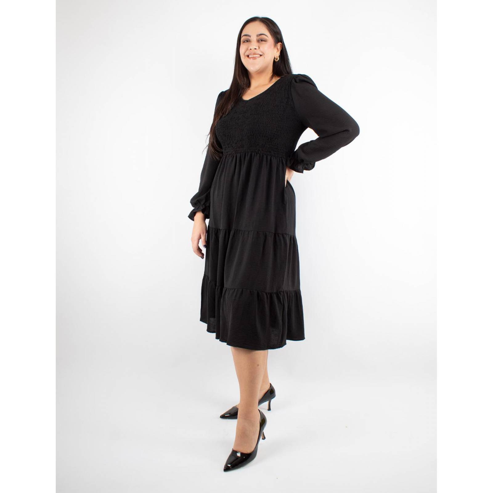 Vestido negro Curvy con fruncido elástico, cuello V 