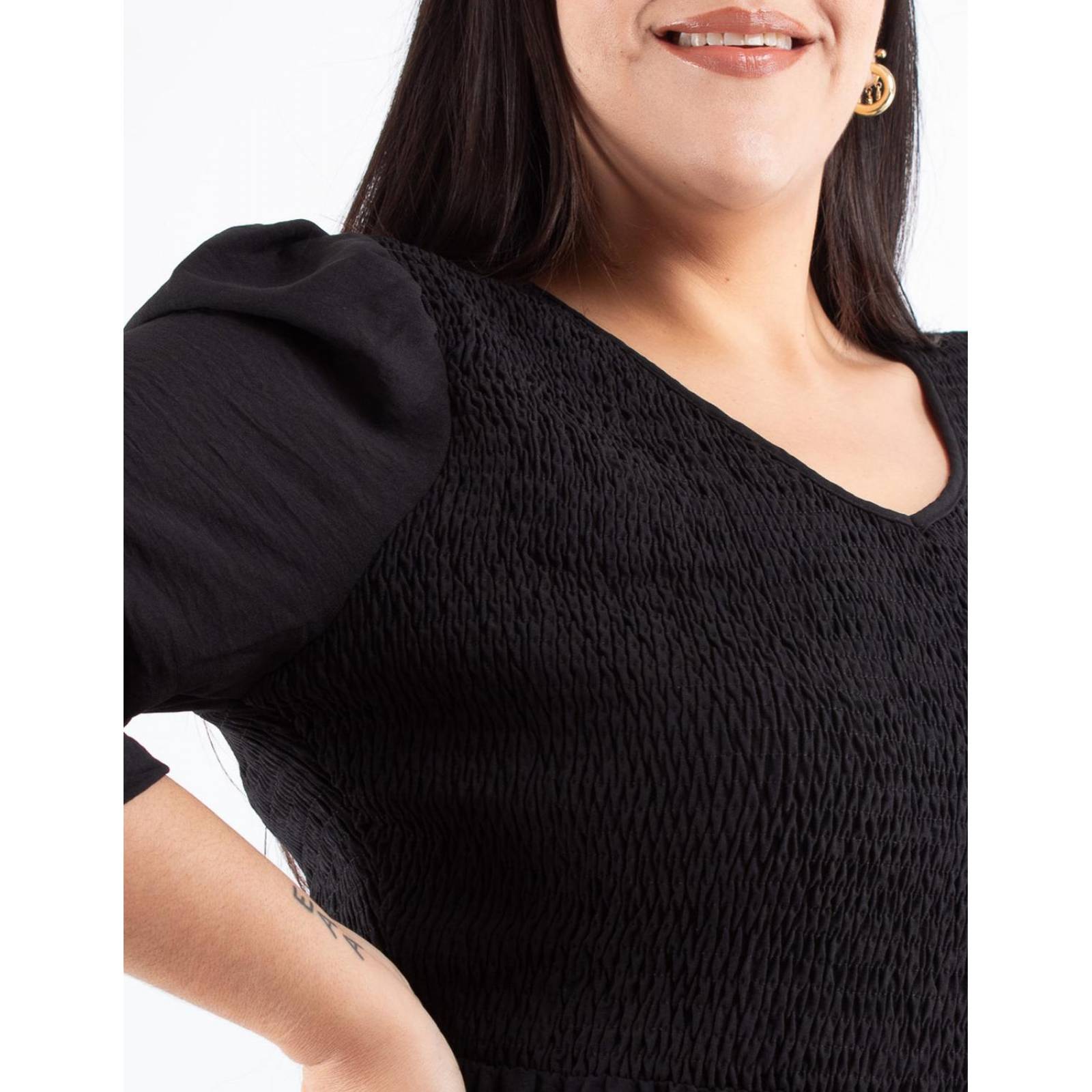 Vestido negro Curvy con fruncido elástico, cuello V 