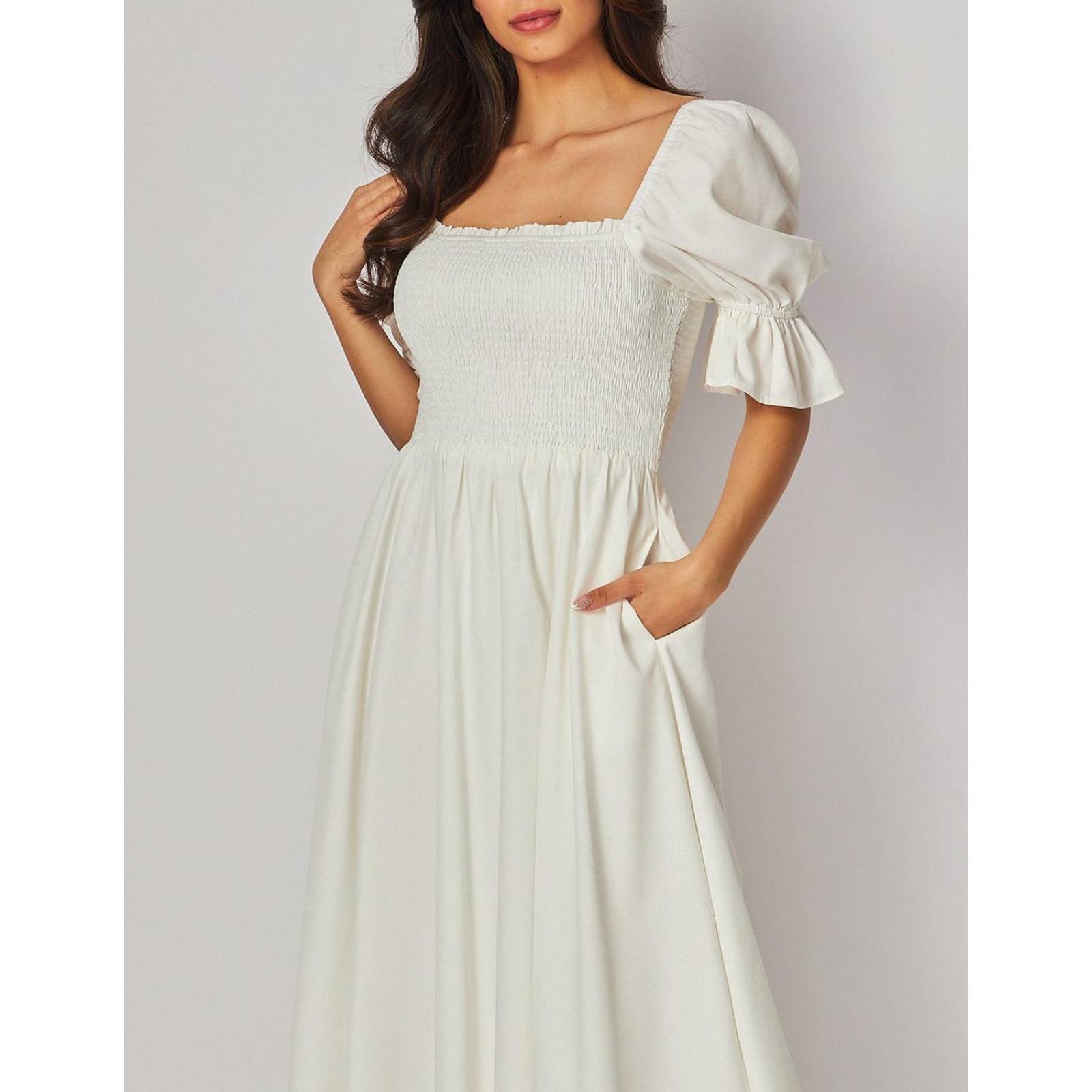 Vestido con elástico en el talle y manga bomba