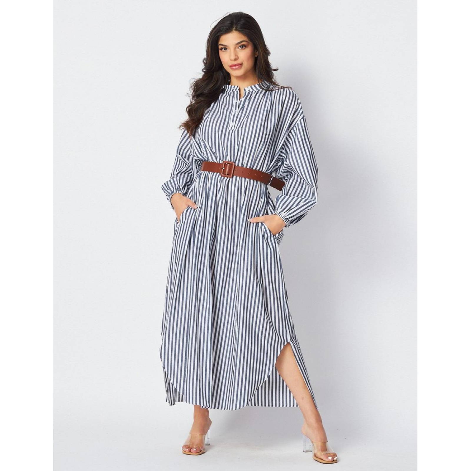 Vestido camisero de rayas azules con cinto 