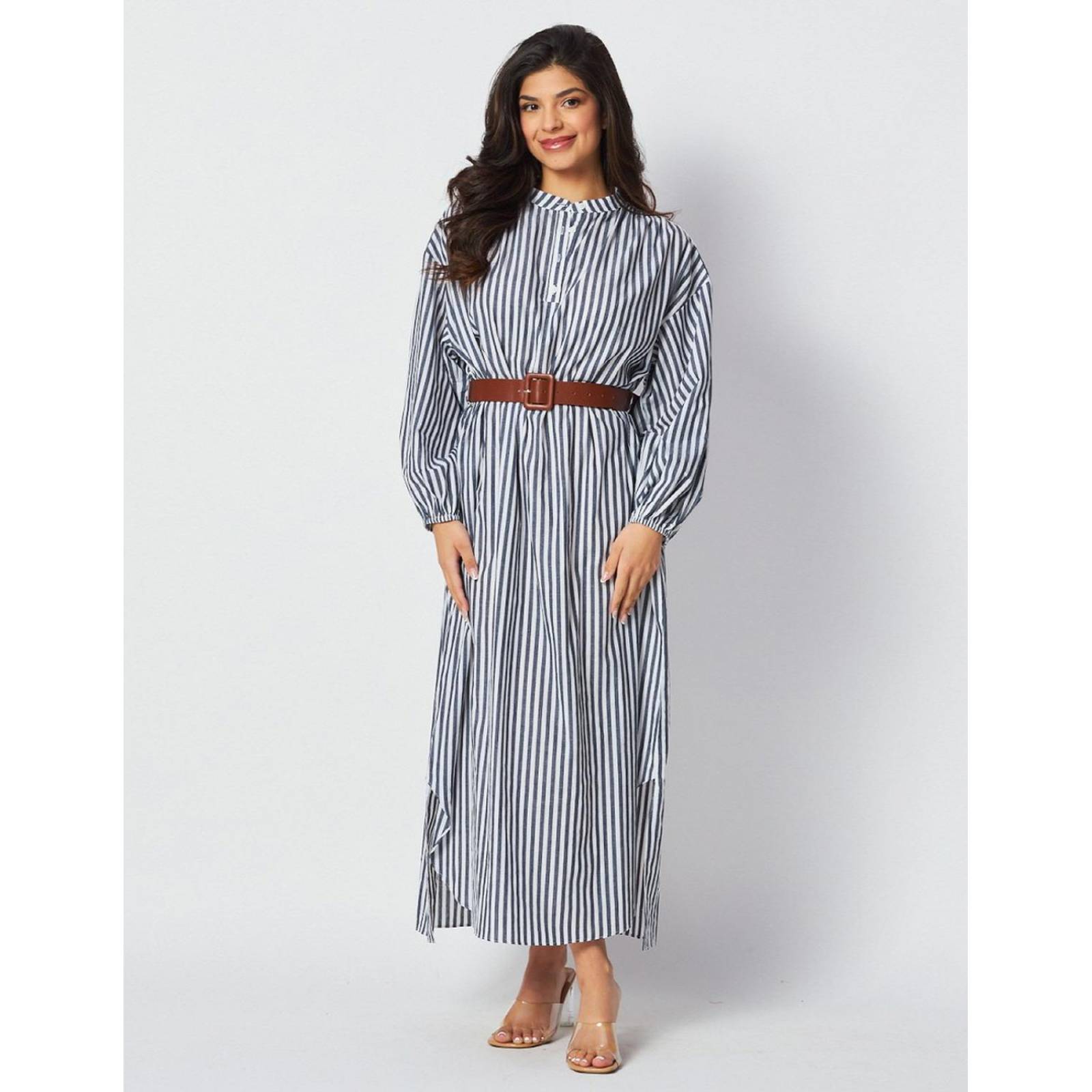 Vestido camisero de rayas azules con cinto 