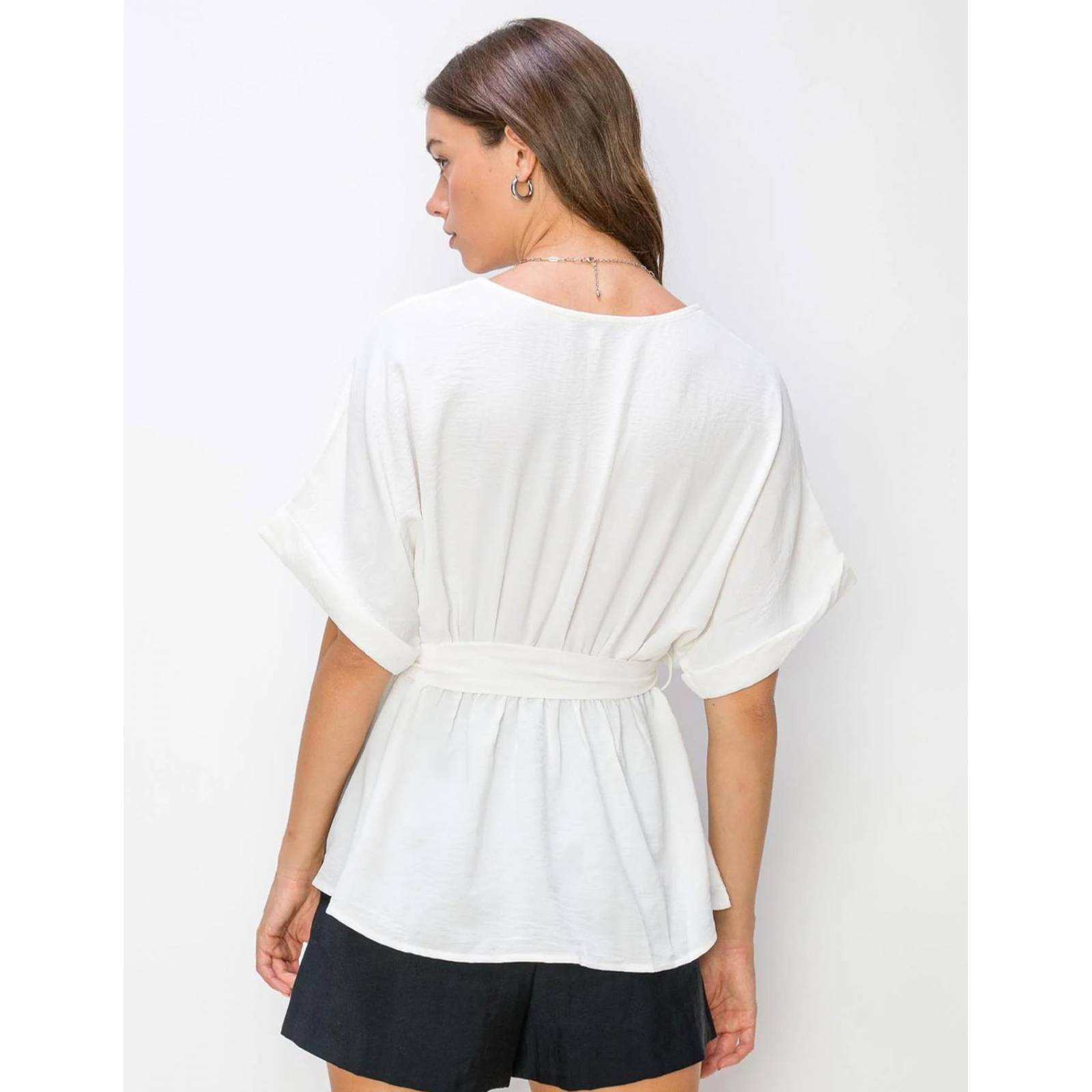Blusa peplum con cinto 