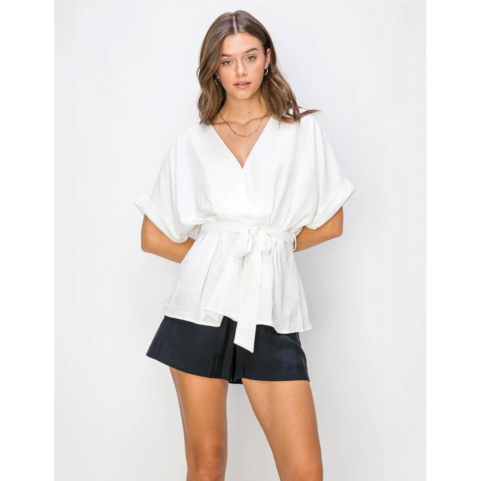 Blusa peplum con cinto 